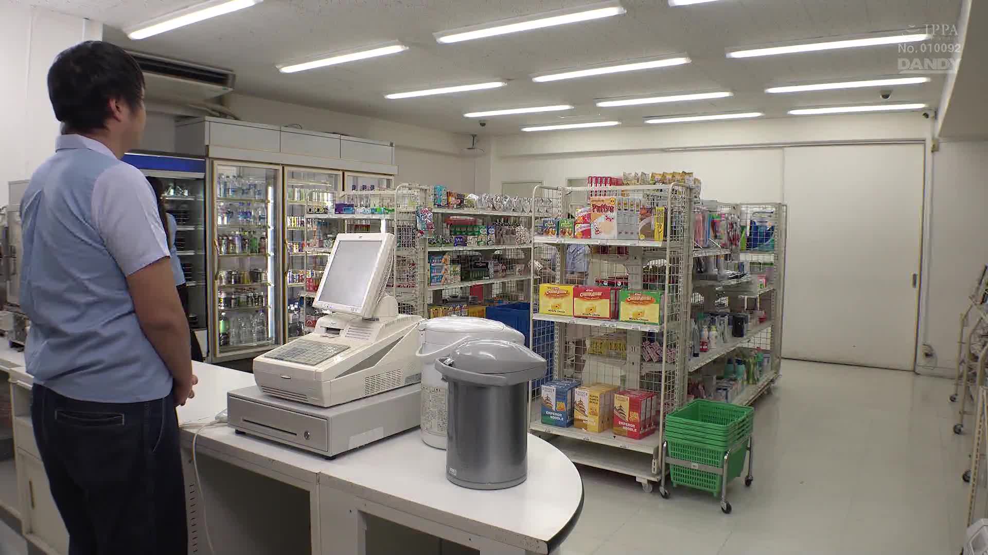 「3分だけならいいわよ」バイト先のデカ尻おばさんに尻揉みさせてと頼んだら…パン染みジュワり！！ で無言の性交OKサイン？！ - AV大平台-中文字幕,成人影片,AV,国产,线上看
