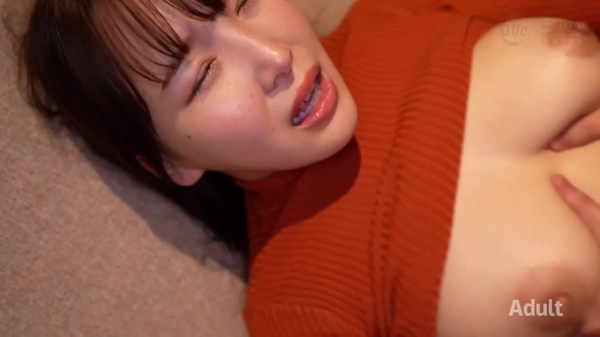 【G奶剃毛性感BODY】对年轻男友不满，充满色情气场的姊姊！隔着衣服都能看到巨乳！跟男友打电话时出轨！ NTR生中出SEX高潮！ ！ [我的女朋友不会停止调皮]美波汐里 - AV大平台-中文字幕,成人影片,AV,国产,线上看