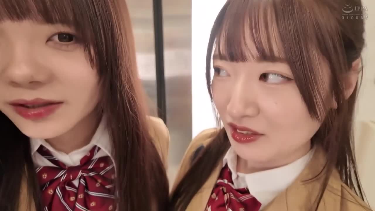 一般男女监控AV 亲密的女子○校生限定 心跳加速的逆痴●挑战！偷偷在其他乘客不知情的情况下展示内裤、舌吻、手交、口交！在激烈的任务下升级的J○们偷偷在电车上进行性行为！逆向3P生中出特别篇！ - AV大平台-中文字幕,成人影片,AV,国产,线上看