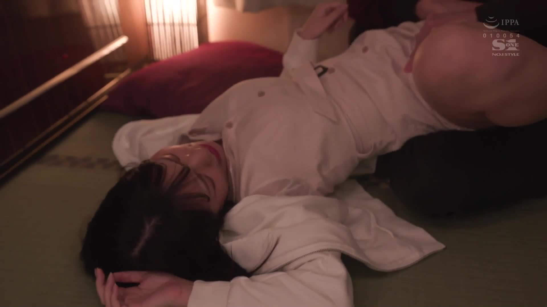 新年假期在一个宽敞的学生宿舍里，只有一位女学生和一位中年管理员...被禁忌情境所诱惑的中年阳具和渴望填补寂寞的年轻少女的阴部，相性太过良好，不断地合体。浅野心。 - AV大平台-中文字幕,成人影片,AV,国产,线上看
