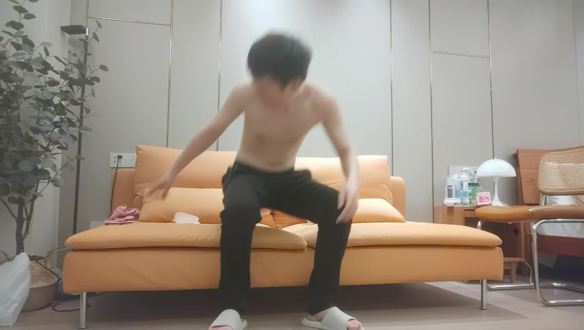 大圈170CM极品模特，齐逼短裤顶级美腿，C罩杯大奶，骑乘抽插扶着椅子后入 - AV大平台-中文字幕,成人影片,AV,国产,线上看