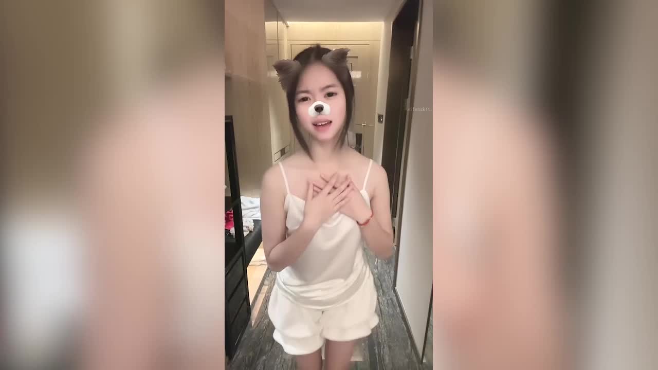 萝莉『莹莹』福利，看似清纯的女同学 其实放学后是个渴望被大鸡巴灌满骚穴的反差婊小母狗 - AV大平台-中文字幕,成人影片,AV,国产,线上看