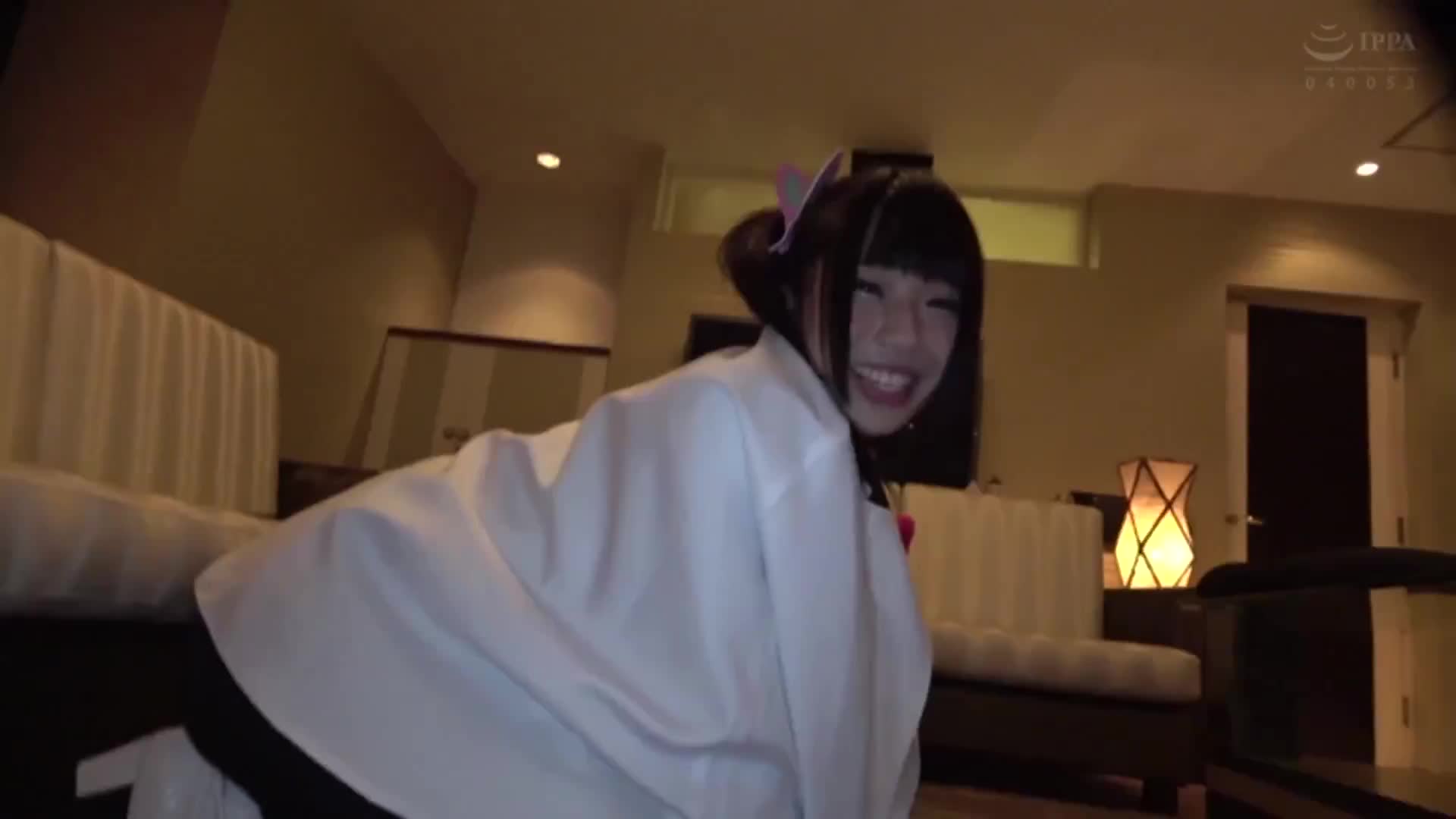 同人AV【ぷっくり乳輪くびれ巨乳】普段サバサバ【潮対応レイヤー】逆バニー＆【ハメ潮噴水ビクビク痙攣】フォロワー万超え【人気レイヤー】カ●ヲコス 豪華2本立て！ - AV大平台-中文字幕,成人影片,AV,国产,线上看