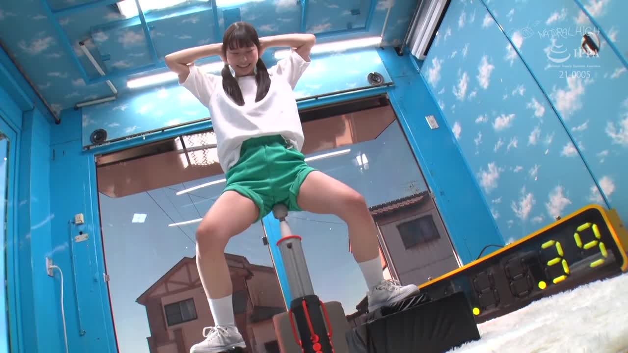 [舞蹈社绫酱]失禁魔镜问题直接推到胯间！目标是使用深蹲「电动按摩器」计数器按压 100 次！一名女学生从社团活动回来，无法抗拒快感，尿在腿上。 - AV大平台-中文字幕,成人影片,AV,国产,线上看