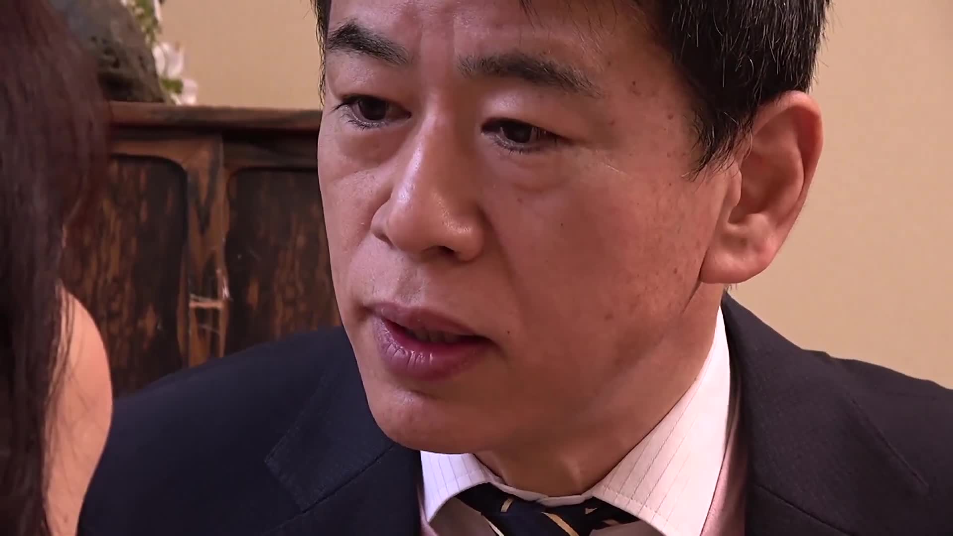 熟女 淫らな昼下がり 息子の友人に無理やりワレメを吸われた熟母は… 車のリコールで訪ねて来た営業マンに玄関で後ろから… - AV大平台-中文字幕,成人影片,AV,国产,线上看