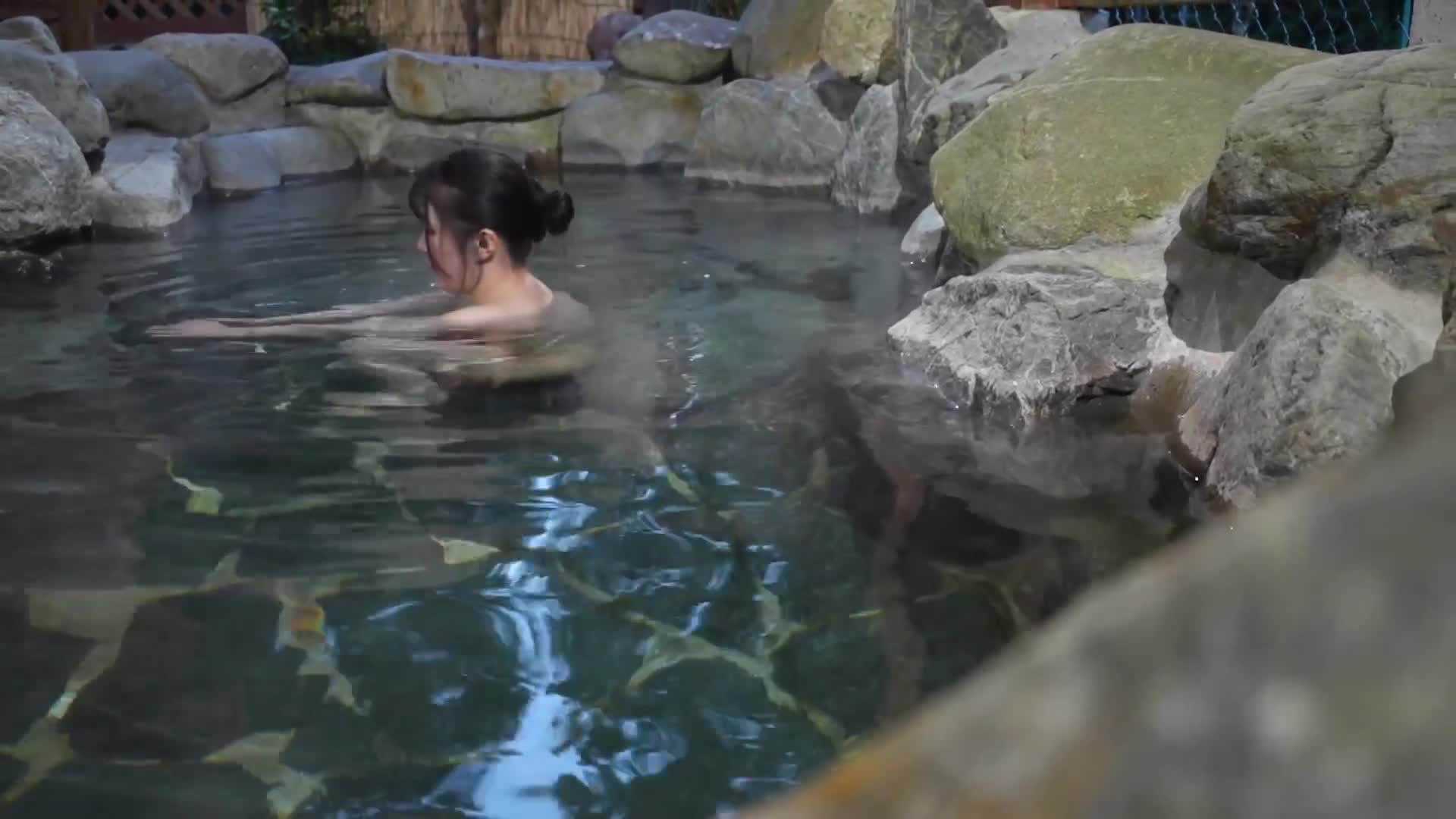 いとこの汚じさんと親に内緒で山にドライブ 山荘に寄って休憩のはずが、外に連れ出されて裸にされ鳥肌立たせながら貞操を奪われるムチムチちびっ娘 月本海咲 - AV大平台-中文字幕,成人影片,AV,国产,线上看