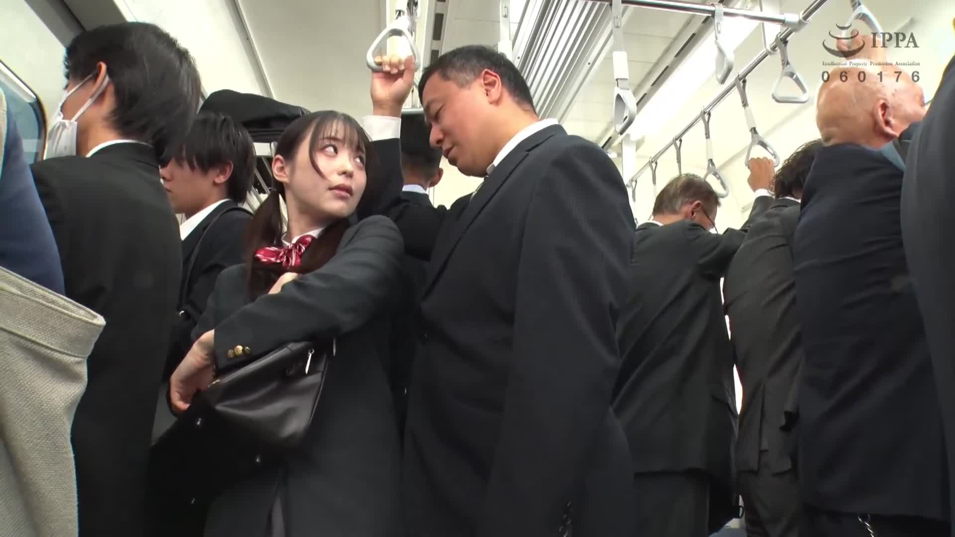 没有内裤的放荡女孩天马唯，爱上了疲惫的老上班族，故意登上拥挤的火车，挤出他的中年精子。 - AV大平台-中文字幕,成人影片,AV,国产,线上看