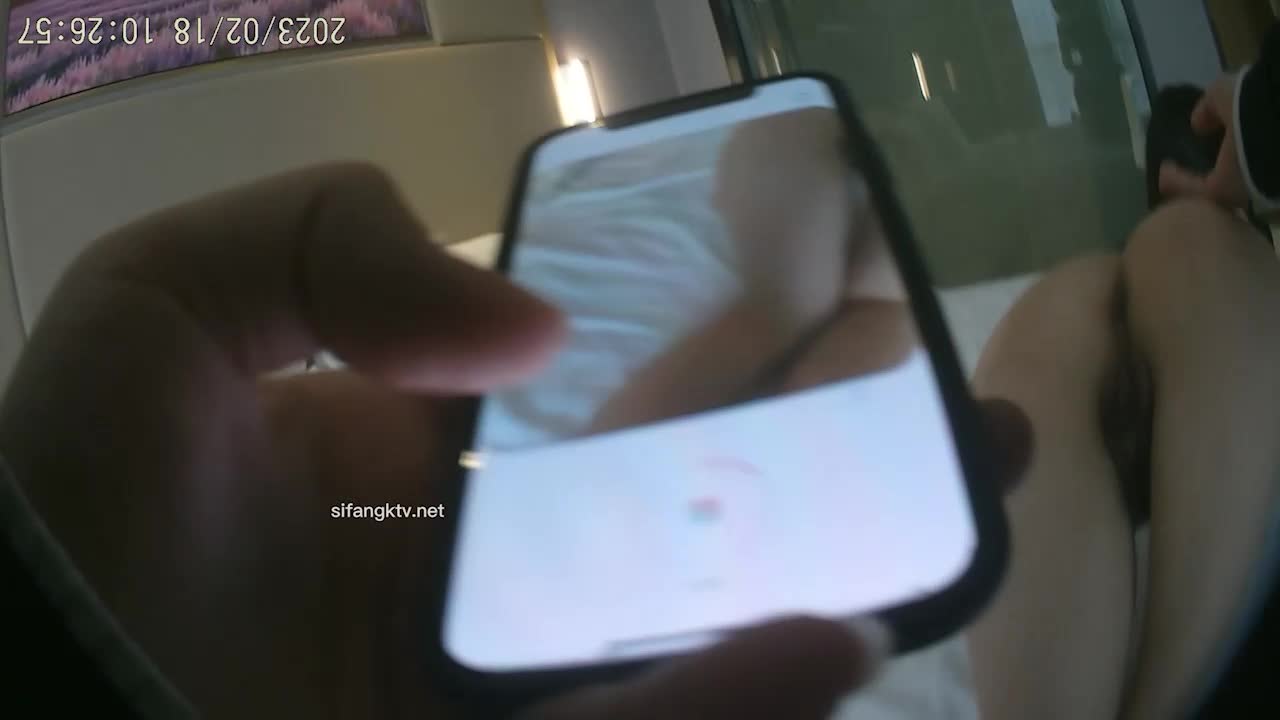 重庆大二学妹赚外快模特群顶格约拍完结篇~被摄影师蹭B抠B掰B加钱潜规则 - AV大平台-中文字幕,成人影片,AV,国产,线上看