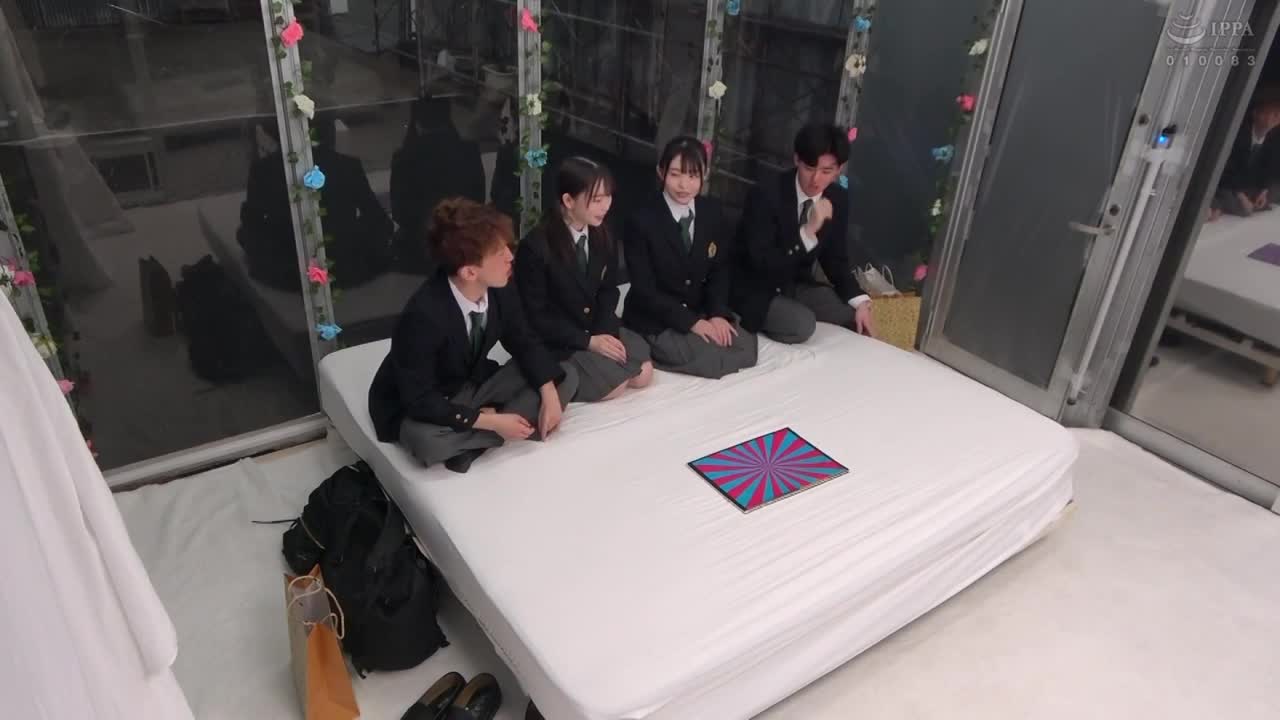 露脸的MM号 现实朋友限定 魔镜修学旅行中的男女四人组挑战「处男双笔初体验逃脱游戏」！女生羞涩面对男性朋友的阴茎，处男男生兴奋勃起！超越朋友关系的四人混合交配！大家一起在青春的回忆中享受无套中出！ - AV大平台-中文字幕,成人影片,AV,国产,线上看
