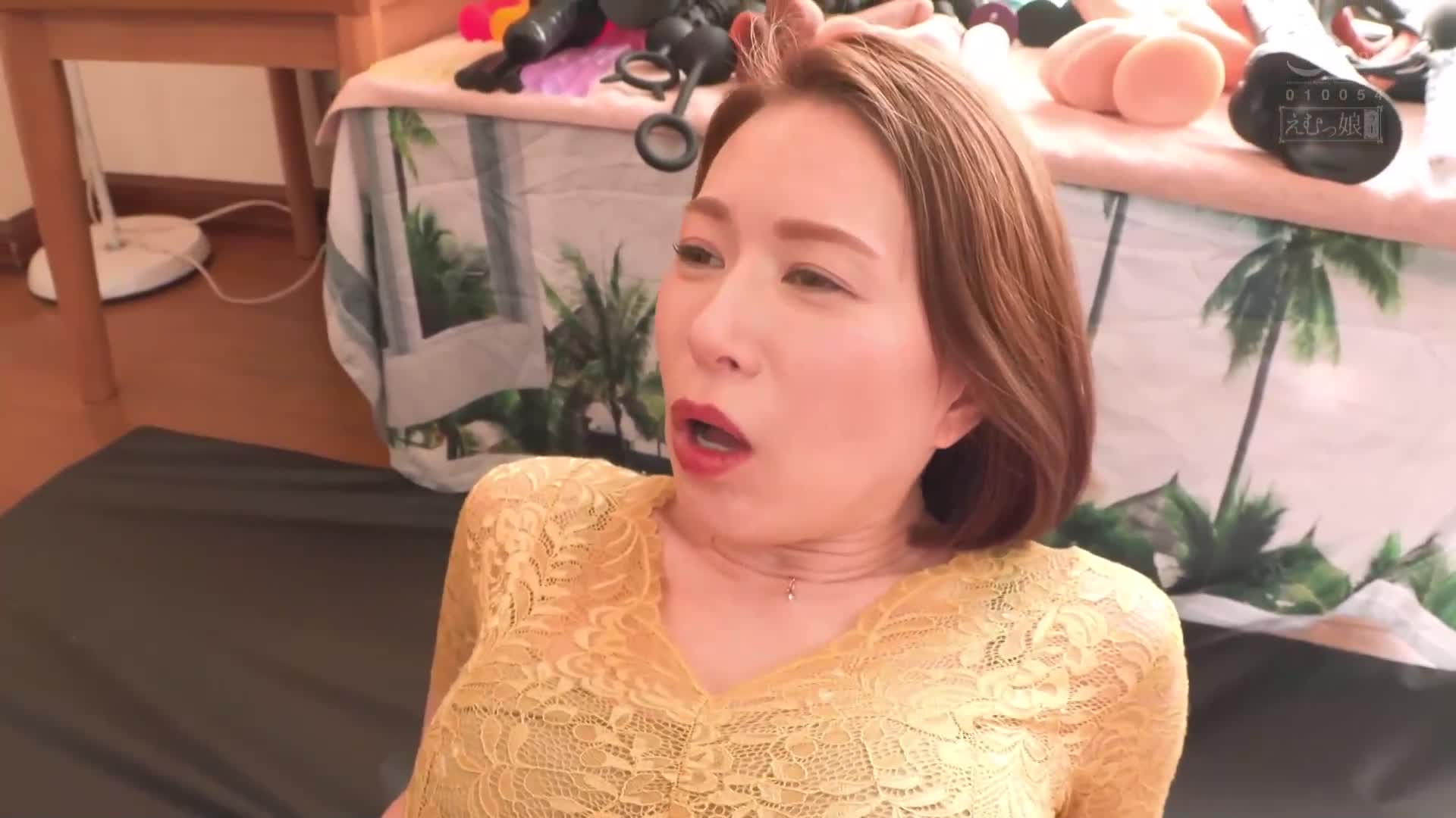 肛門喉奥和陰道，最奢華的三個洞穴全套調教，笑容滿面地經歷異常痙攣的高潮。昏厥的喉嚨貫穿，咽喉陷入狂喜的美麗端莊的一般美魔女麗香小姐。 - AV大平台-中文字幕,成人影片,AV,国产,线上看