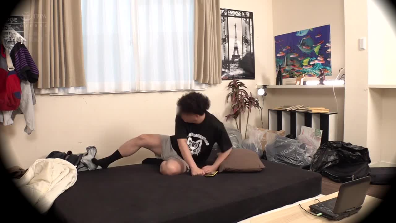 在高音量下观看AV时，邻居的美人妻前来投诉，我展示了勃起的大鸡巴，她因此而情欲高涨，于是我让正在外出的丈夫听到妻子的高潮声音的事情13 - AV大平台-中文字幕,成人影片,AV,国产,线上看