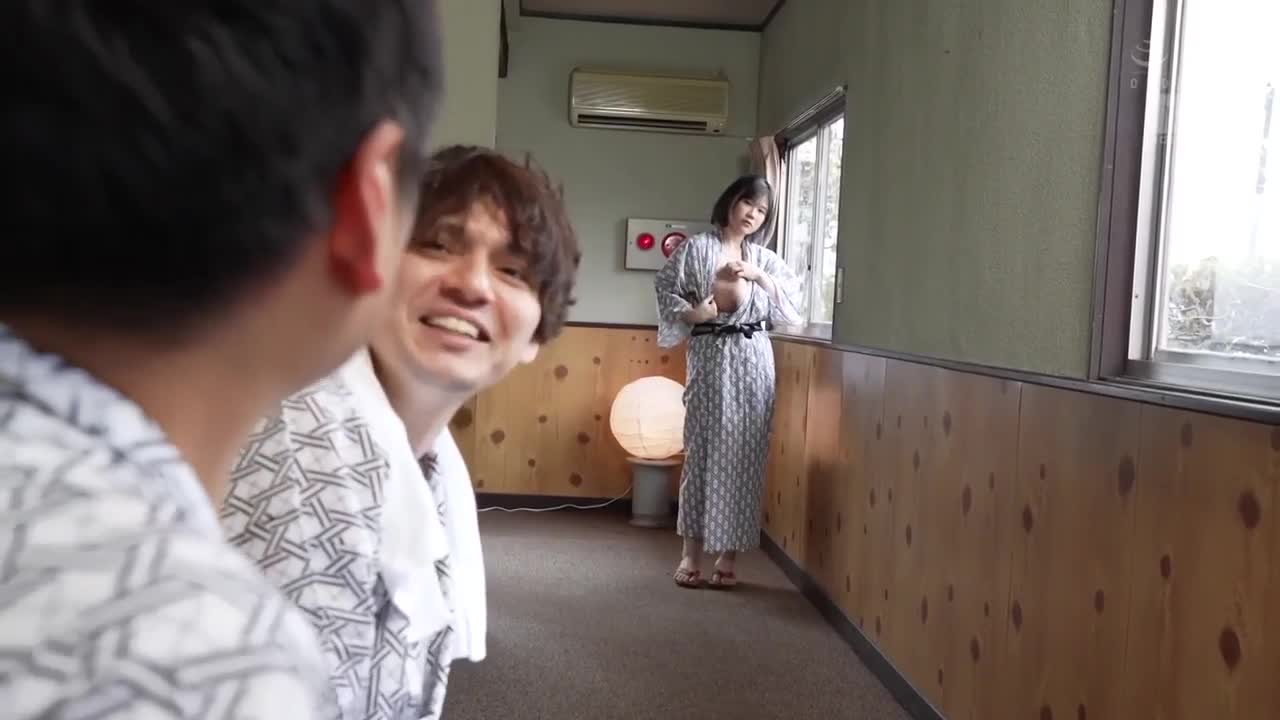 推测K罩杯伤心中的小胖后辈求慰藉却被迫进入肉体关系！ ？ ～从员工旅行中私奔到温泉包场，展开真挚的外遇性爱～ 原作扶他工厂销售量超过6.8万本，已决定拍摄真人版。 - AV大平台-中文字幕,成人影片,AV,国产,线上看