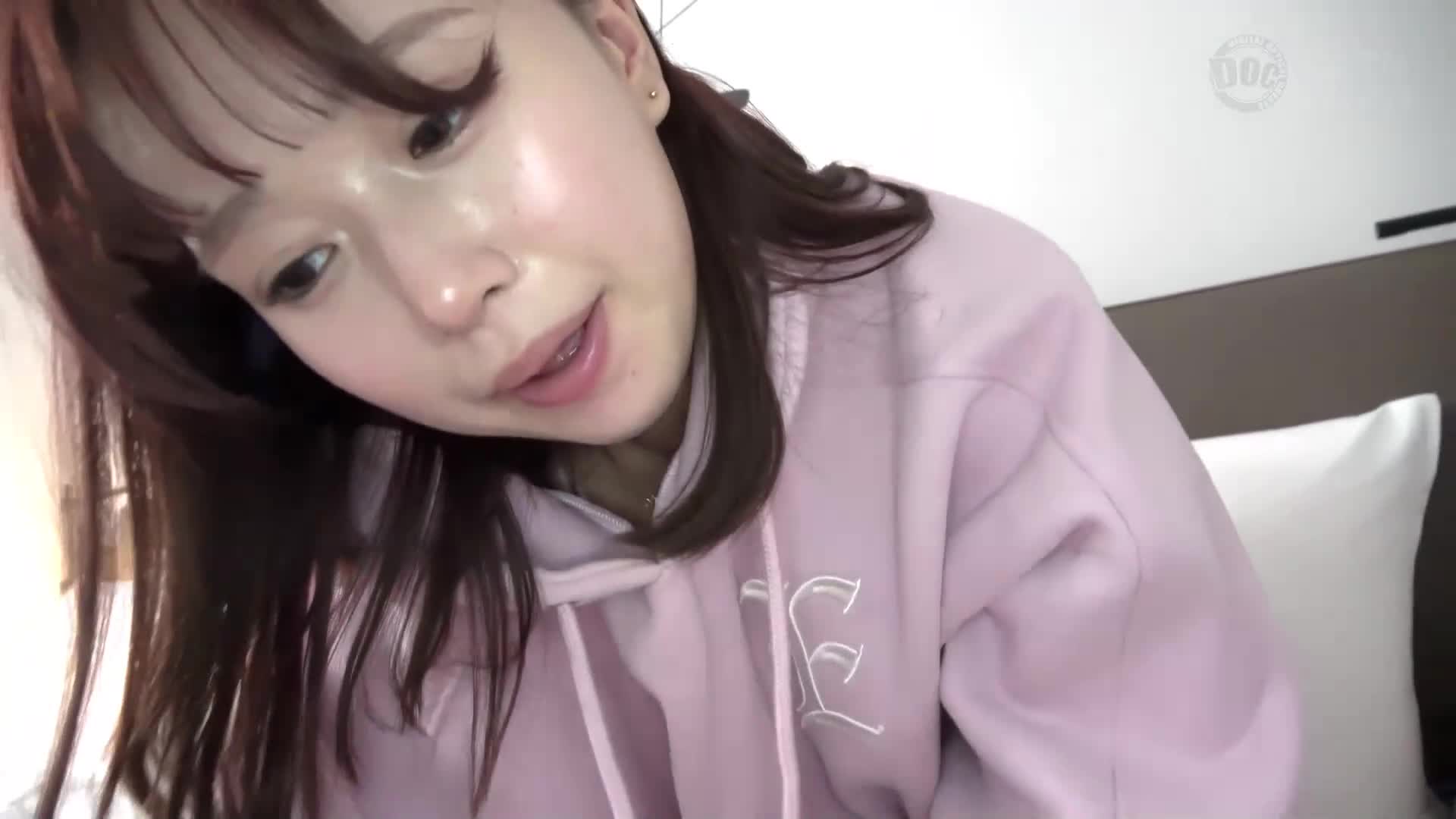 【修长剃光美少女】非常可爱的活跃女大学生登场！ ！敏感的阴户太湿了！从后面折磨紧致的白桃美臀！可爱的脸上沾满了精液……！ ！奇闻趣事性爱释放你害羞又调皮的本性！ ！ [性，奇闻趣事]… 樟叶杏 - AV大平台-中文字幕,成人影片,AV,国产,线上看