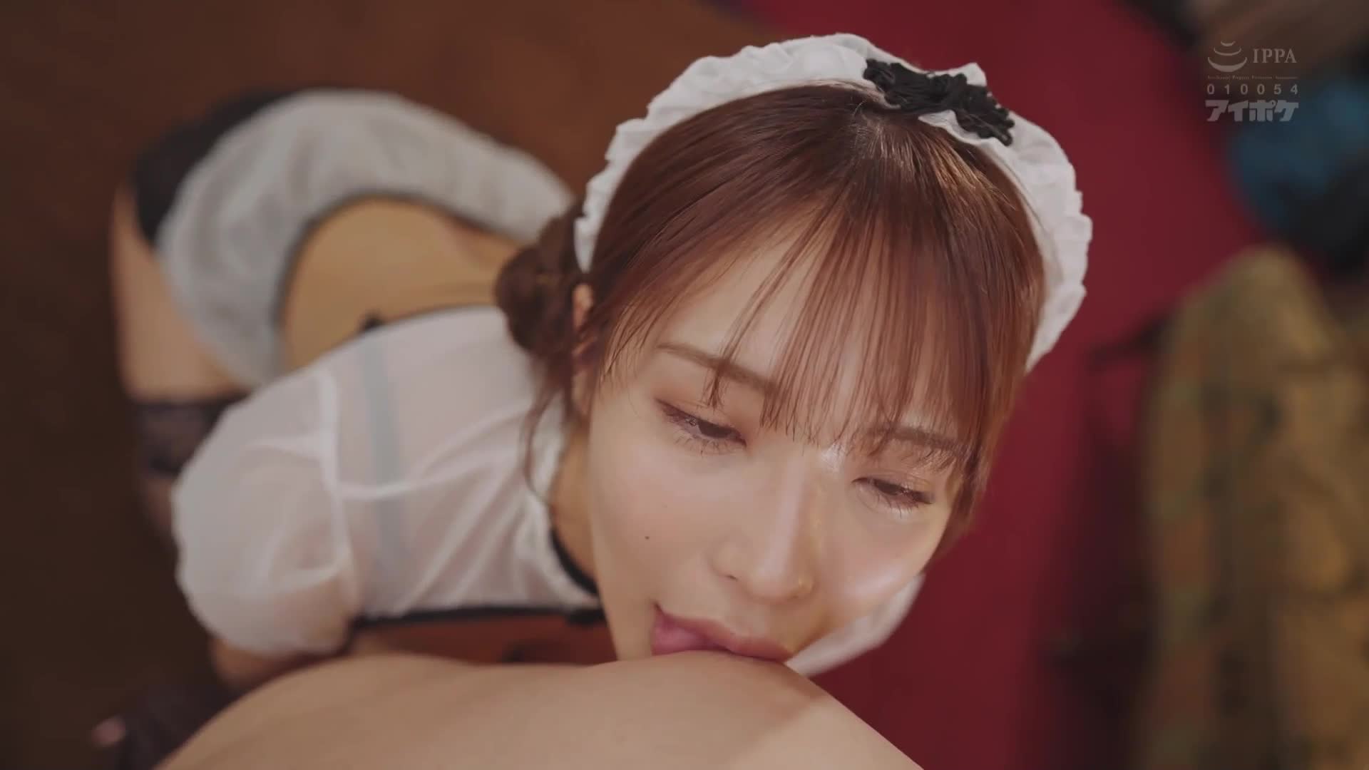 G罩杯的巨乳谷间被诱惑的男性按摩师逗弄，勃起得硬邦邦的！更有额外的里选项，一共10次连射，还被耳语着色情声音！ ！ 长滨蜜璃 - AV大平台-中文字幕,成人影片,AV,国产,线上看