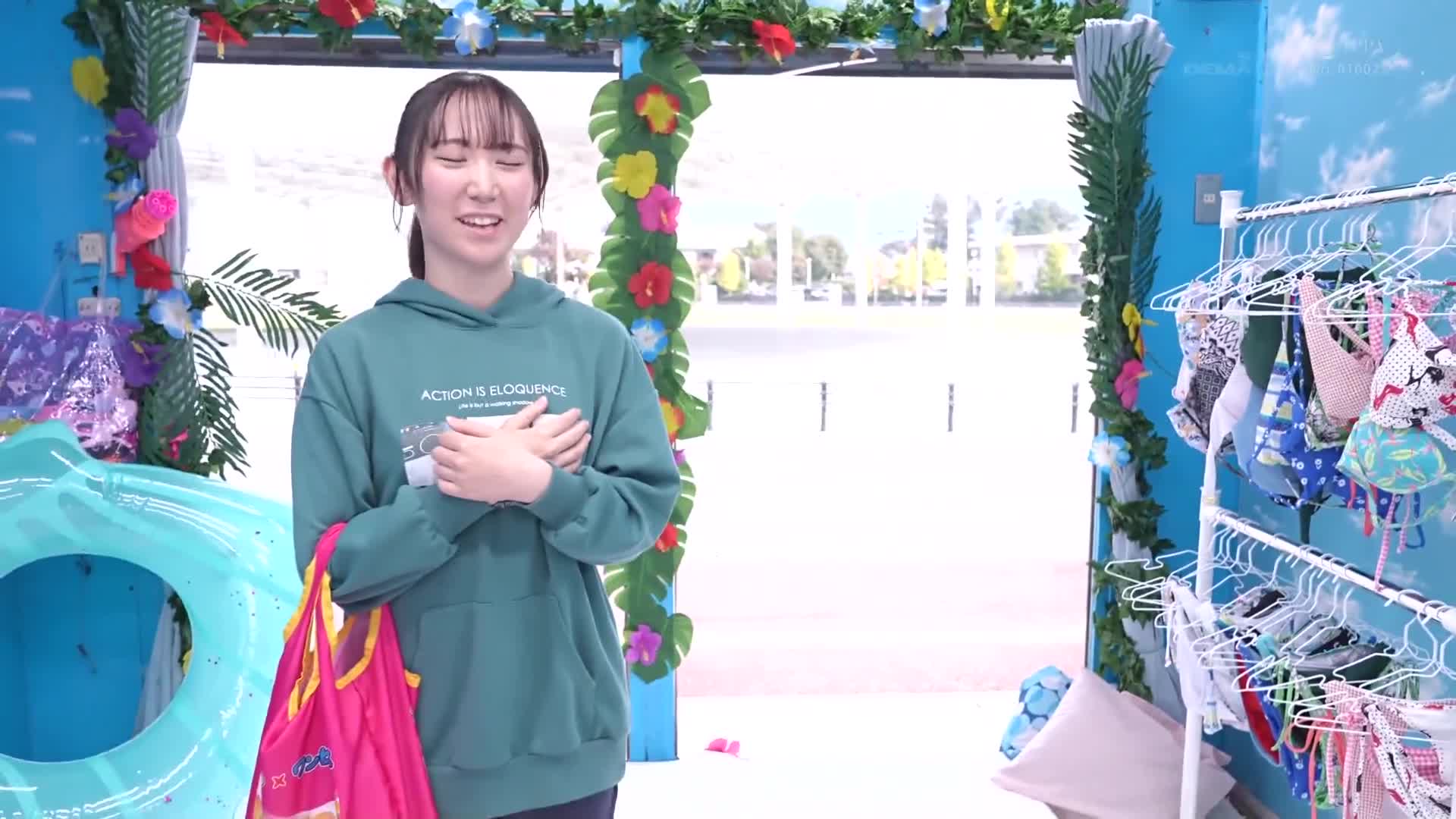 マジックミラー号 深夜のお色気番組でグラビアアイドルが受けてるあの激痛足つぼマッサージを一般人にビキニを着せてやってみた！！！「足つぼですから…」と言い張ってクリトリスを刺激するとHな吐息を漏らしてSEXま... - AV大平台-中文字幕,成人影片,AV,国产,线上看