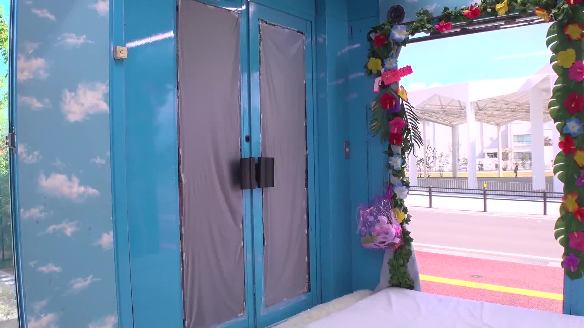 マジックミラー号 深夜のお色気番組でグラビアアイドルが受けてるあの激痛足つぼマッサージを一般人にビキニを着せてやってみた！！！「足つぼですから…」と言い張ってクリトリスを刺激するとHな吐息を漏らしてSEXま... - AV大平台-中文字幕,成人影片,AV,国产,线上看