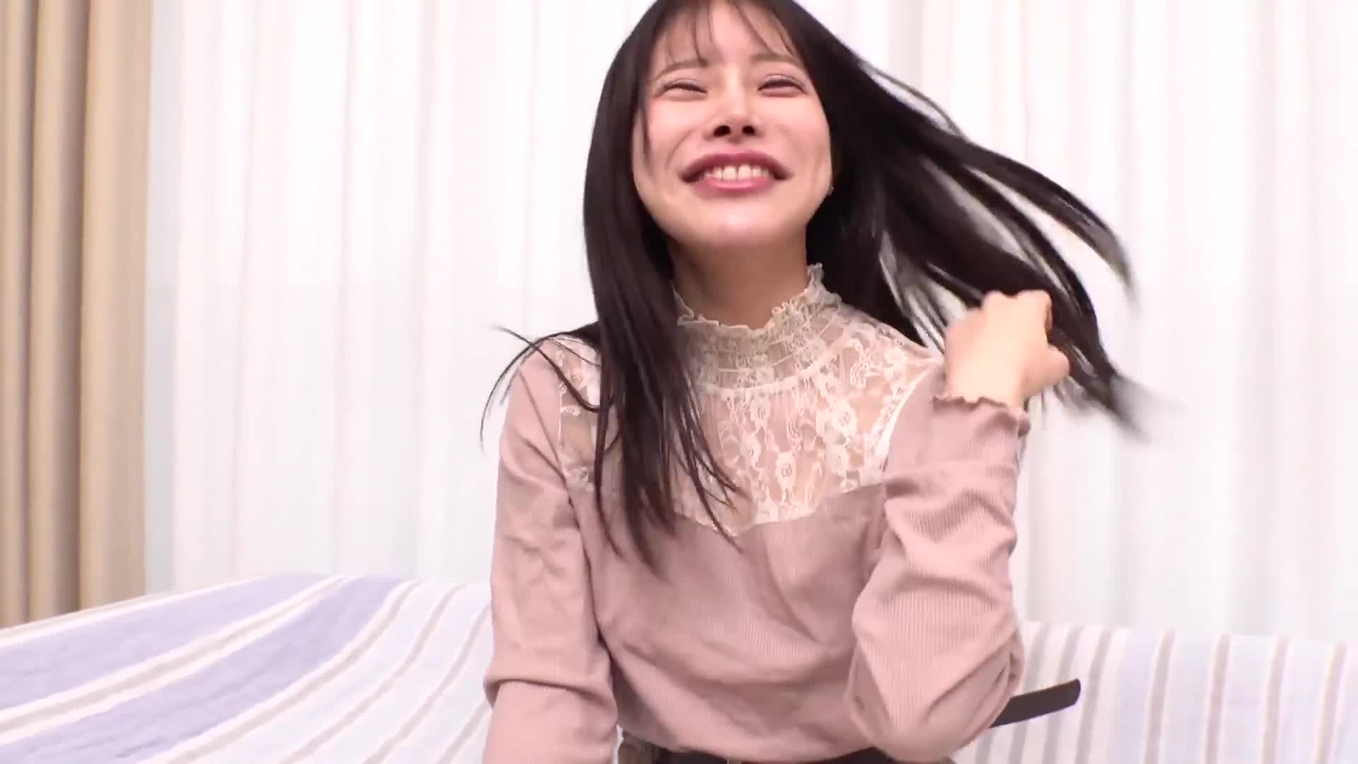 素人女子大生限定！せまーいお風呂で初めての密着混浴体験！ゼロ距離でのプリケツちらり！おっぱいぽろり！うぶな女子は恥ずかしすぎて赤面涙目！全身の湯しずくを舐めとってそのまま生中出しSEXしちゃいました！2 - AV大平台-中文字幕,成人影片,AV,国产,线上看