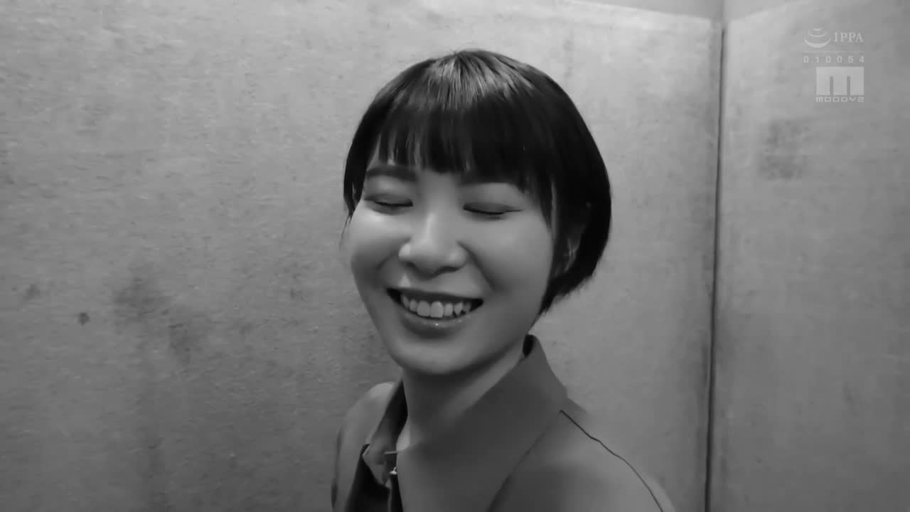新人！在六本木某高级会员制俱乐部工作，连知名演员也常光顾的年轻妈妈脱下和服出道AV！ 桐山心美 - AV大平台-中文字幕,成人影片,AV,国产,线上看