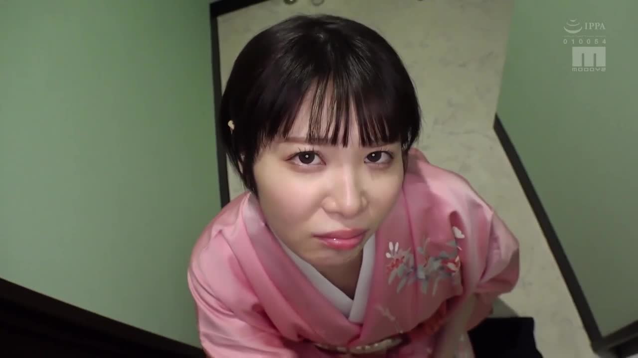 新人！在六本木某高级会员制俱乐部工作，连知名演员也常光顾的年轻妈妈脱下和服出道AV！ 桐山心美 - AV大平台-中文字幕,成人影片,AV,国产,线上看