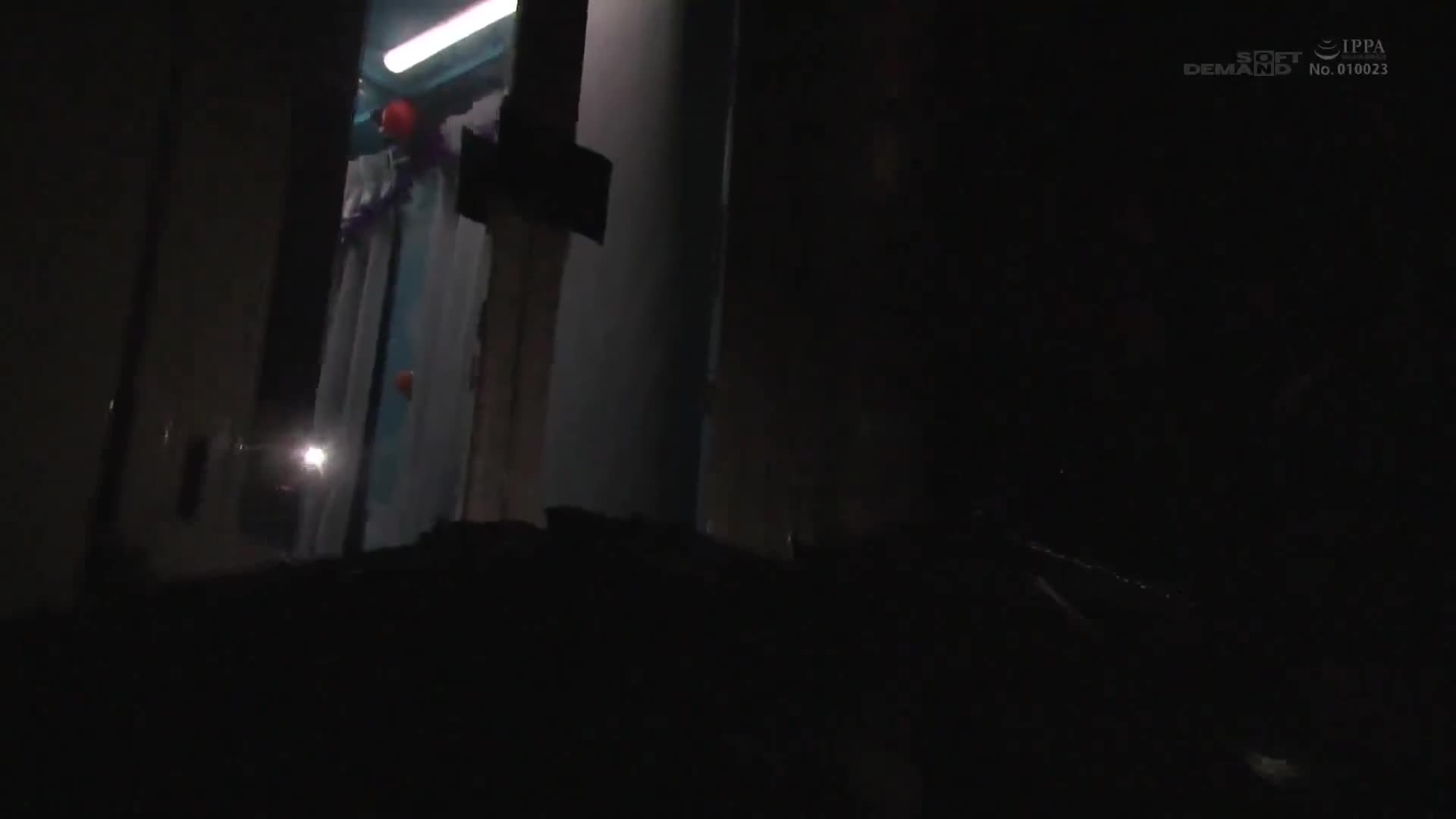 逆転マジックミラー号 渋谷ハロウィン編 「コスプレ女子えりかのSEXをナマで見たくないですか？」大人数に見られているとは知らずに激イキ姿を大胆に披露！ - AV大平台-中文字幕,成人影片,AV,国产,线上看