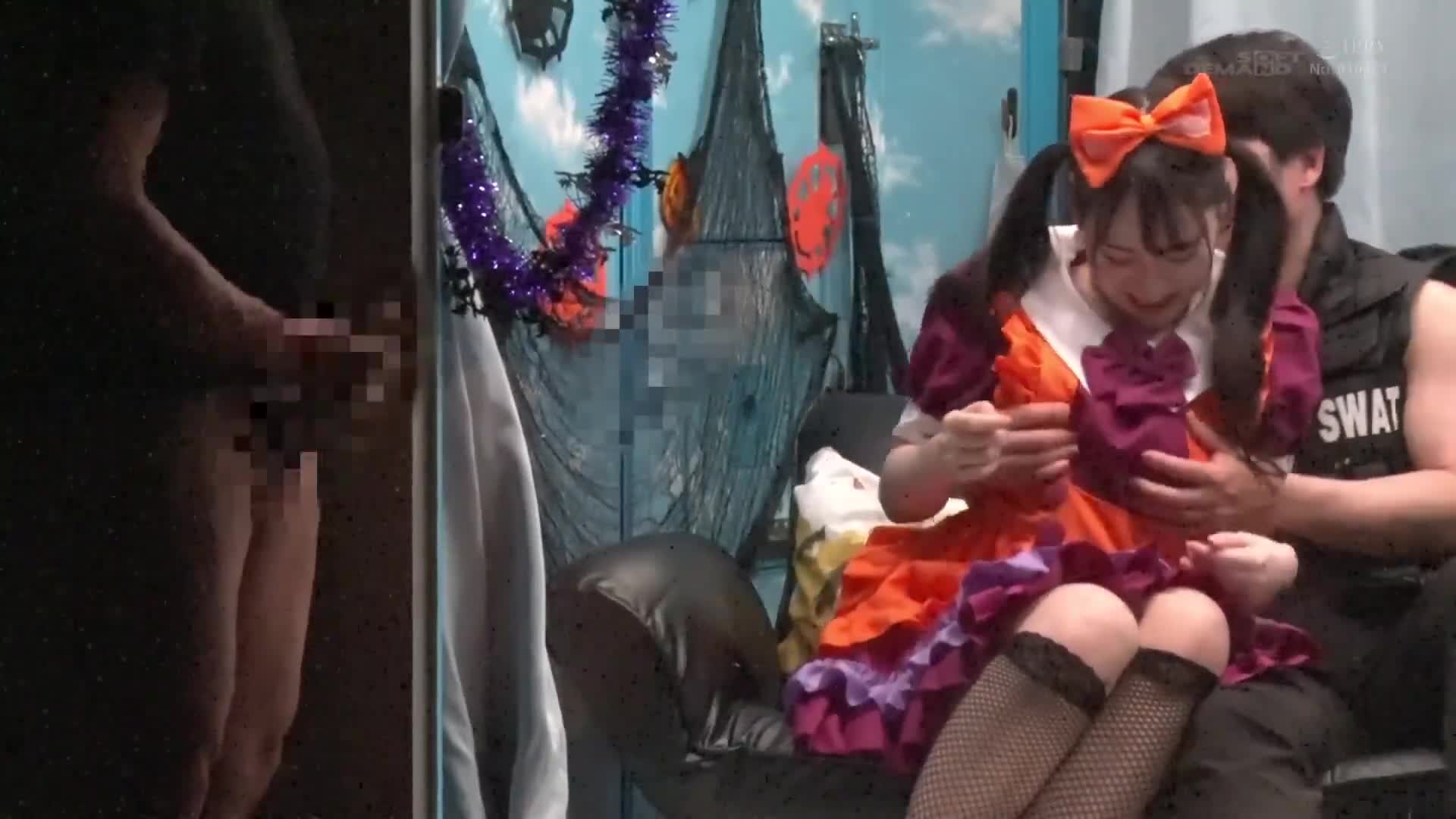 逆転マジックミラー号 渋谷ハロウィン編 「コスプレ女子えりかのSEXをナマで見たくないですか？」大人数に見られているとは知らずに激イキ姿を大胆に披露！ - AV大平台-中文字幕,成人影片,AV,国产,线上看