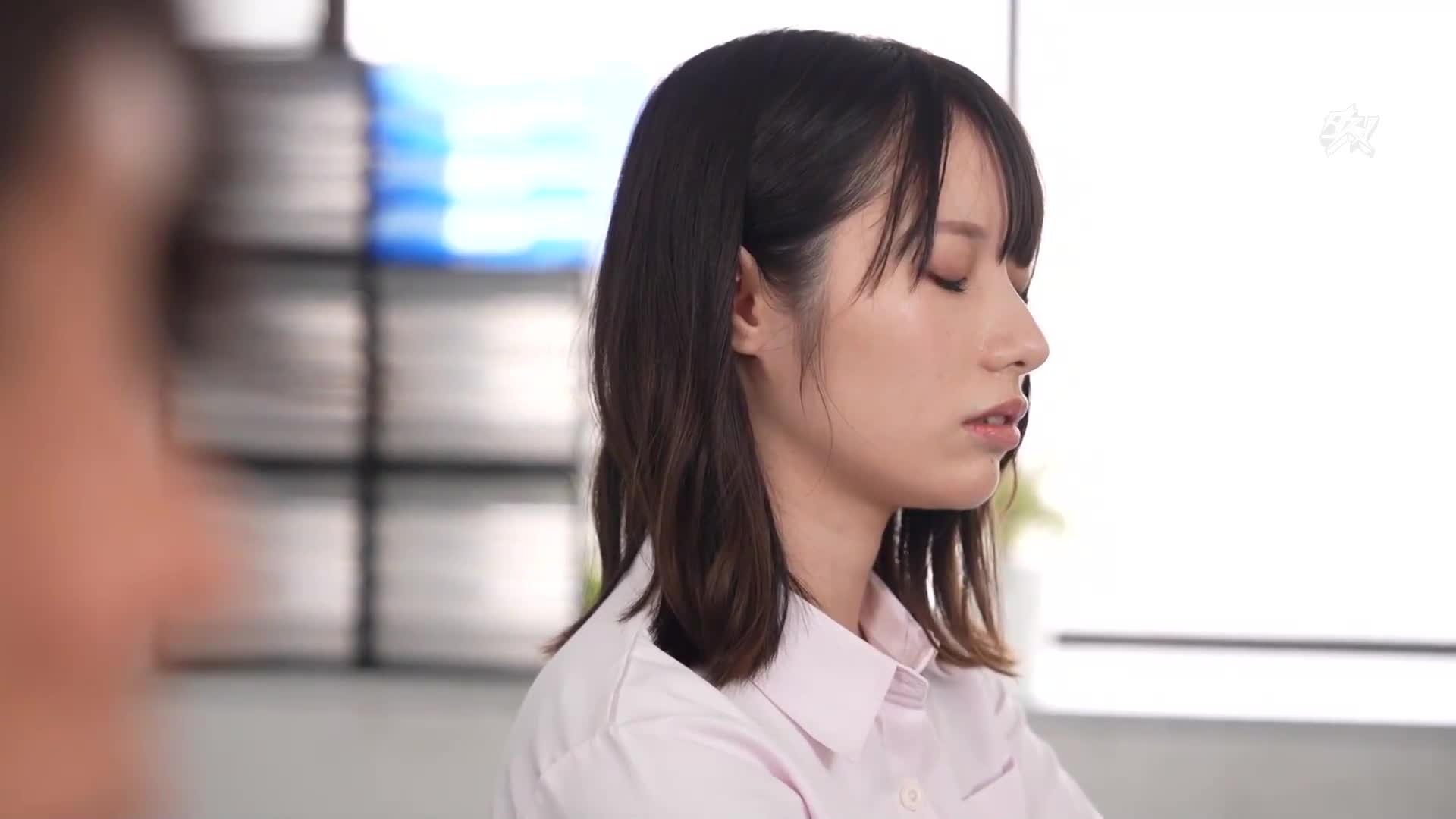 认识的外送服务。叫了不提供性服务的外送服务，却来了一个傲慢的后辈。松井日奈子 - AV大平台-中文字幕,成人影片,AV,国产,线上看