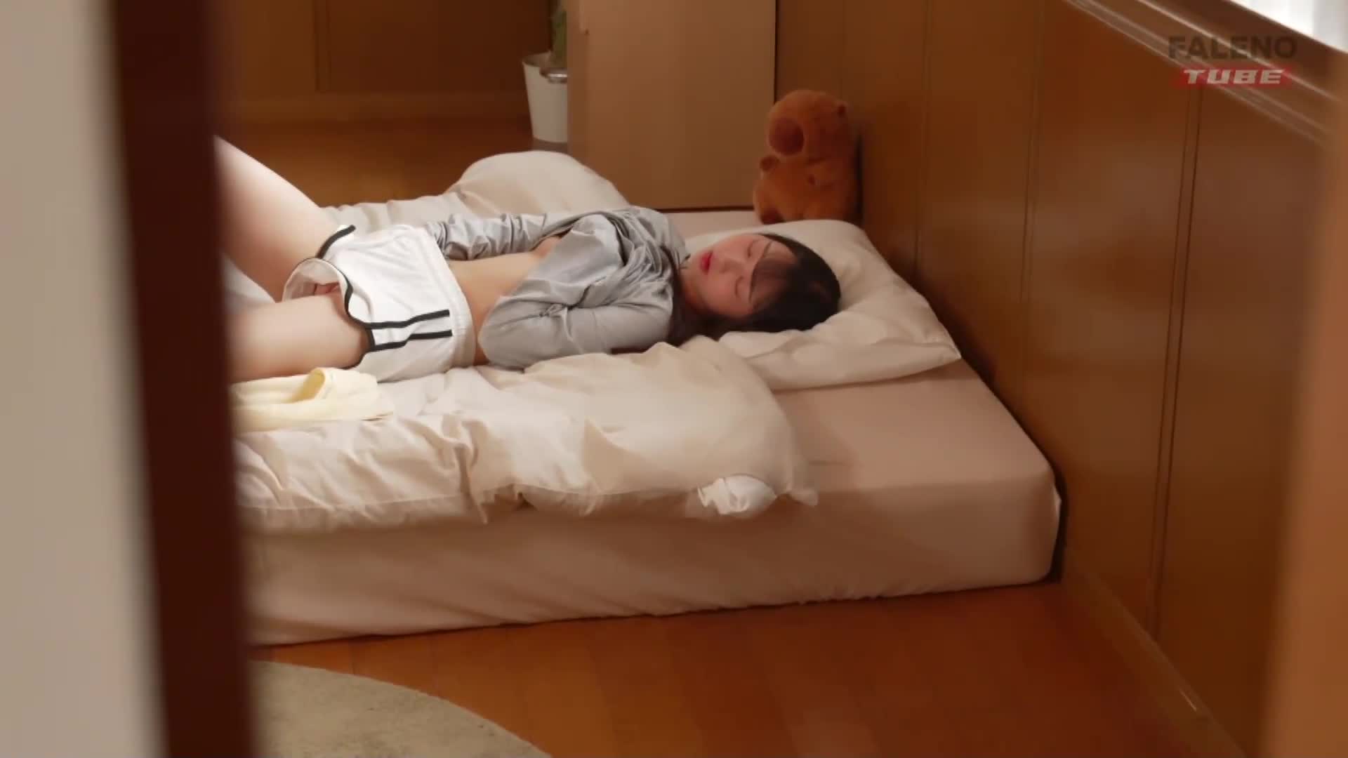 当我搬进合租屋时，我的室友是个超级可爱的女孩！ ？而且，她毫无防备，甚至内裤射击、乳头射击、自慰！有一天，我偷偷看了一下，发现他已经完全勃起了…#01 小Tsubomi - AV大平台-中文字幕,成人影片,AV,国产,线上看