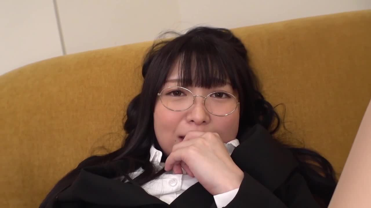 朴实认真的眼镜女孩是公司的顺从性约聘员 樱香奈 - AV大平台-中文字幕,成人影片,AV,国产,线上看