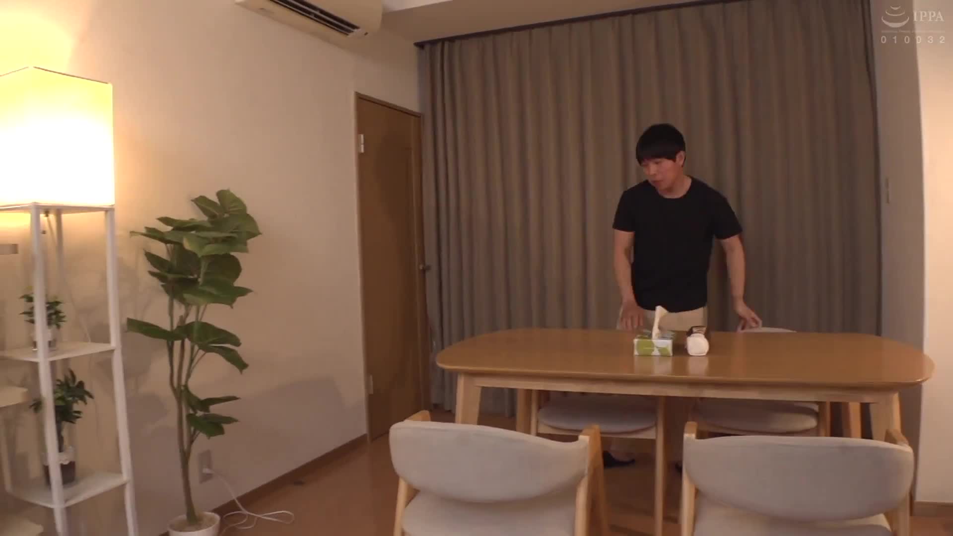 親に隠れてこっそり近親レズする変態姉妹！だけどボクにバレて口封じ3P！親が再婚して出来た義姉2人は実はデキていた！やけに仲はいいなと思って… - AV大平台-中文字幕,成人影片,AV,国产,线上看
