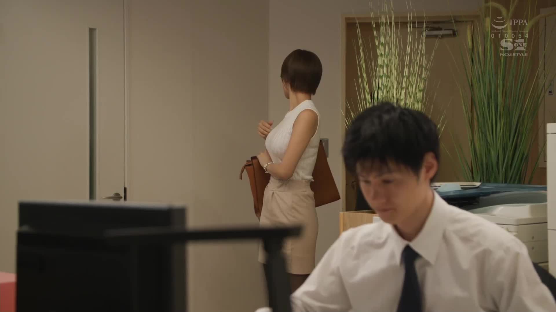  [AI解码版]  可爱新进男性社员结婚报告后嫉妒心爆发！用打桩骑乘位抽插夺走内心与精液的NTR女上司！ 本乡爱 - AV大平台-中文字幕,成人影片,AV,国产,线上看