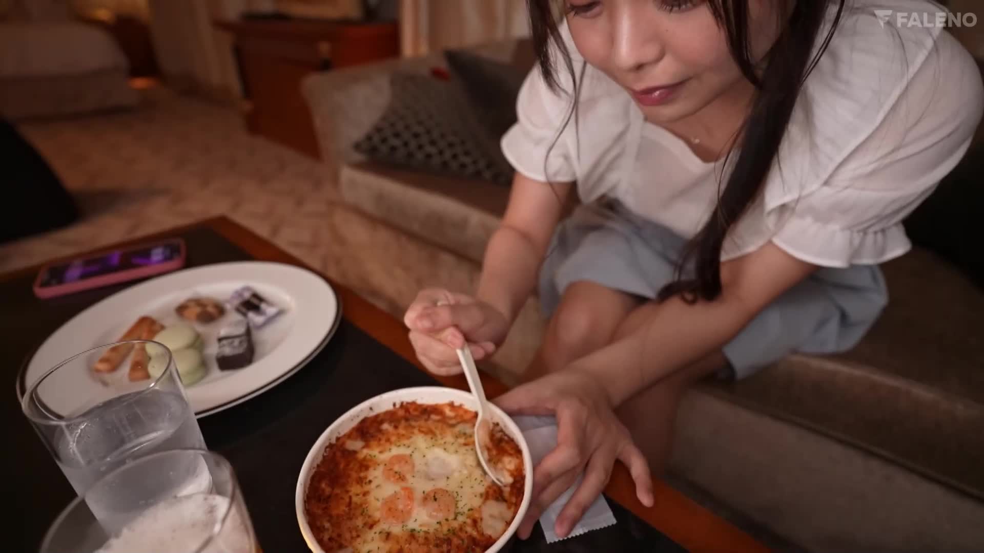 与初恋女友过夜约会中的激烈的性爱，直到早上 降矢明日香. - AV大平台-中文字幕,成人影片,AV,国产,线上看