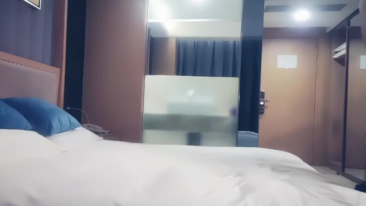 漂亮大奶肉丝美眉吃鸡啪啪你可以看不能舔太大了有点过分啊啊有点痛身材不错声音甜美 - AV大平台-中文字幕,成人影片,AV,国产,线上看