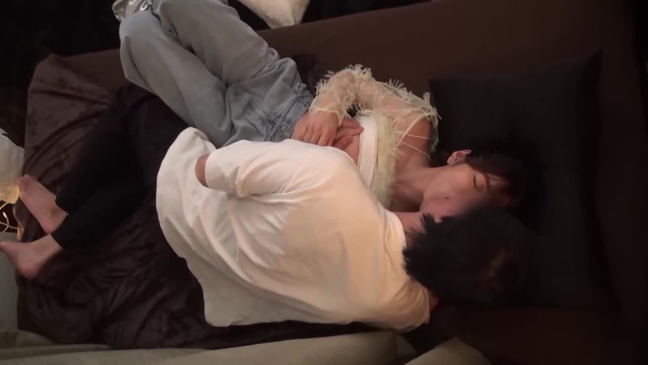在经验丰富的把妹达人的性爱房间里，偷偷拍摄了与他的性爱368 掌握众多角撑并享受性爱的冷静苗条JD。别看她看起来很清纯，但是性欲却那么强烈！虽然动作和说话方式都超级慢，但我喜欢她的活塞又快又猛烈♪她能以高亢... - AV大平台-中文字幕,成人影片,AV,国产,线上看