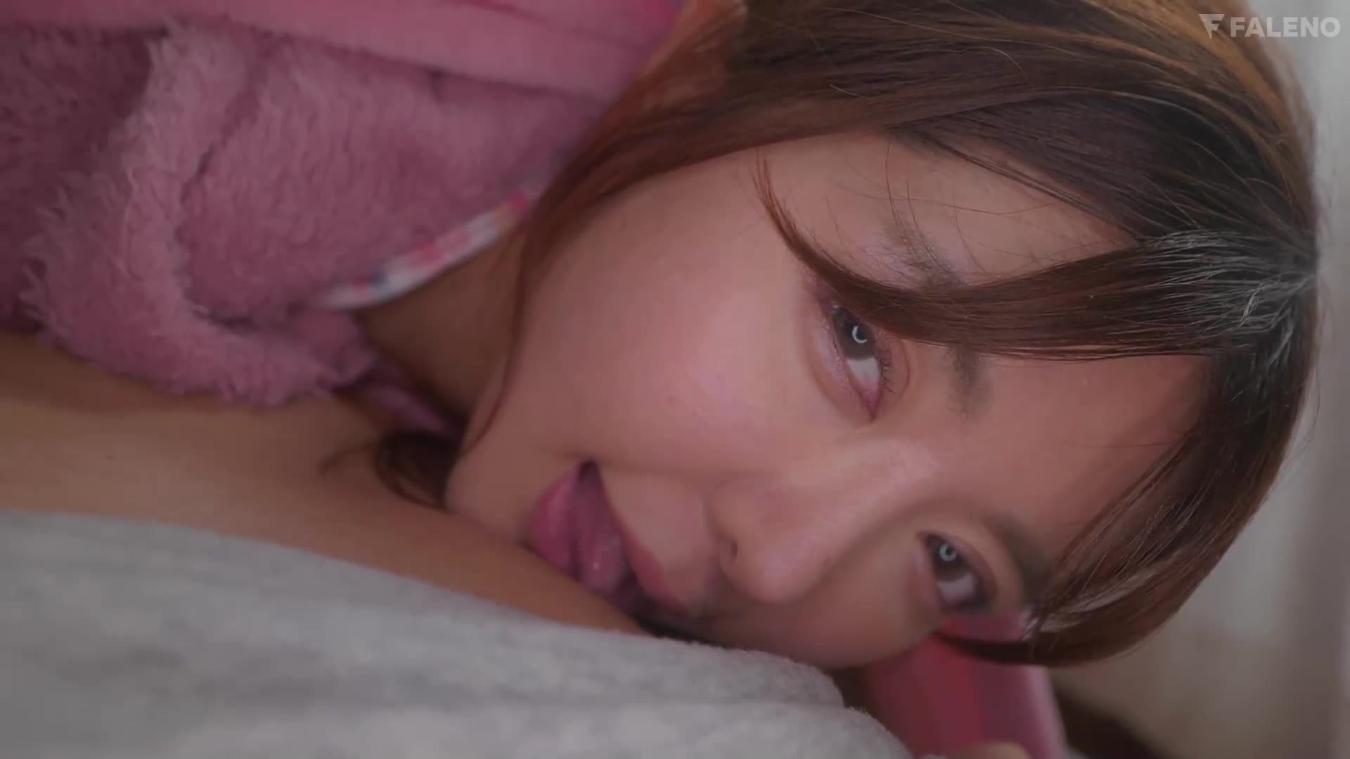 与巨乳小只马在寒冷破旧公寓里紧贴身体湿透做爱 善场麻美 - AV大平台-中文字幕,成人影片,AV,国产,线上看