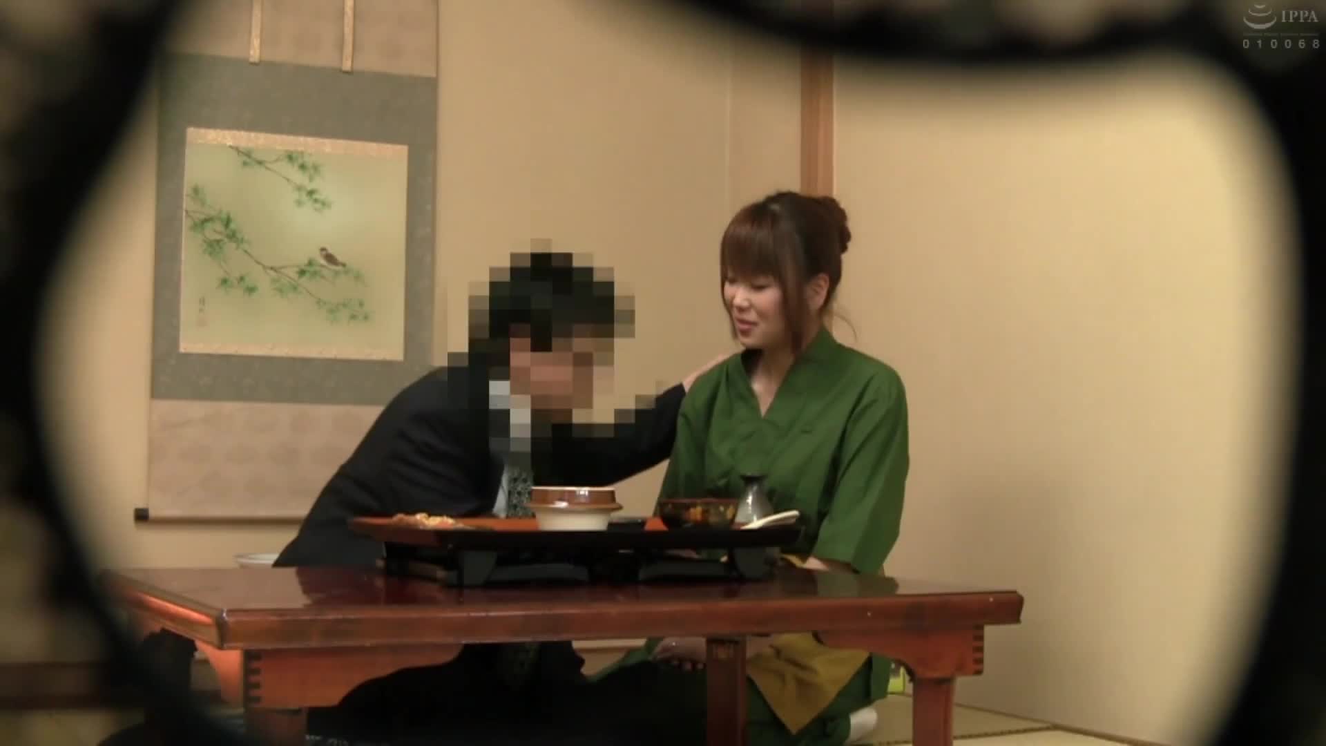 美人でエロ体型と評判の仲居さんがいる旅館に行って 人妻の仲居さんをチップで口説いてみたら…4時間 - AV大平台-中文字幕,成人影片,AV,国产,线上看
