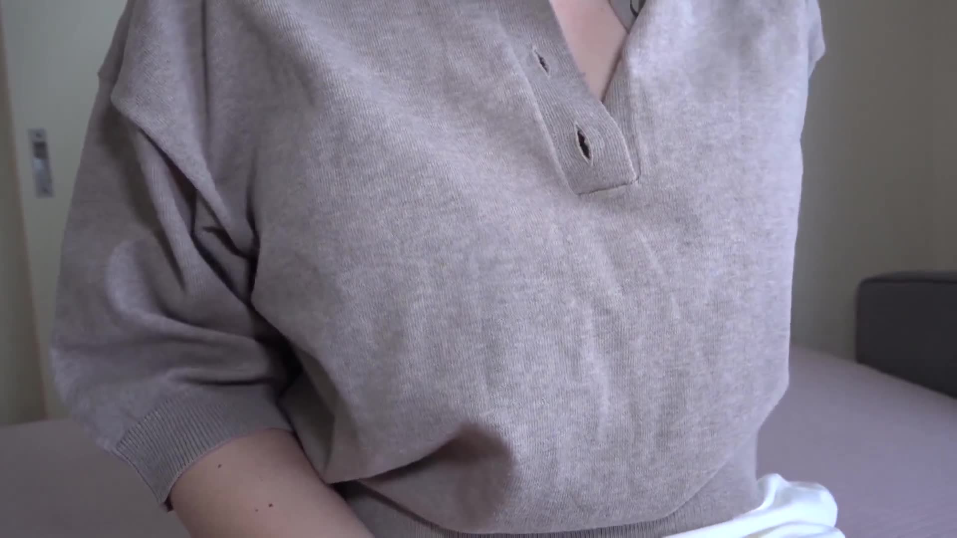 老若男女に愛される笑顔が可愛い天真爛漫なIカップ爆乳いなかっぺ娘、世間知らずで潮吹きな超敏感すぎる所が心配になりますが、まあかなりエロいですw3SEX収録たっぷり3時間超 - AV大平台-中文字幕,成人影片,AV,国产,线上看