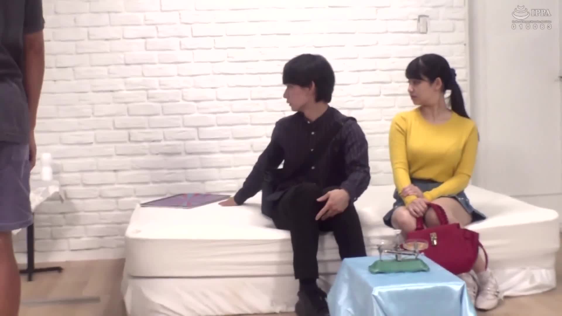 一般男女监控AV 素人大学生限定 友情挑战：从无法出去直到累积20毫升精液的密室中逃脱！ 13位女大学生羞涩地进行手淫、假阳具淫、口交和性交，让男性朋友射精！无论射几次都不会软下来的朋友的阴茎和大量的精液直接... - AV大平台-中文字幕,成人影片,AV,国产,线上看