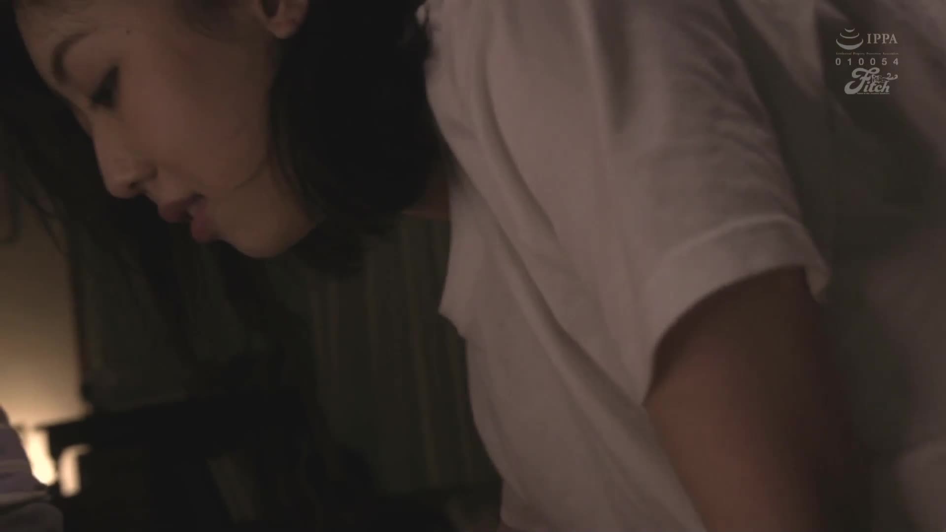 制服美少女与舔咬性交：被大豪雨湿透的学生诱惑禁忌... 卯佐美铃 - AV大平台-中文字幕,成人影片,AV,国产,线上看