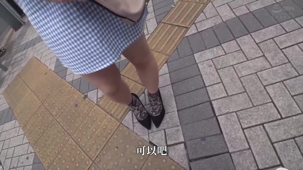 用一张薄薄的保险套夹住处男肉棒，要不要来体验无套抽插？保险套破了，直接无套插入！对着脸蛋通红的美少女直接抽插！ - AV大平台-中文字幕,成人影片,AV,国产,线上看