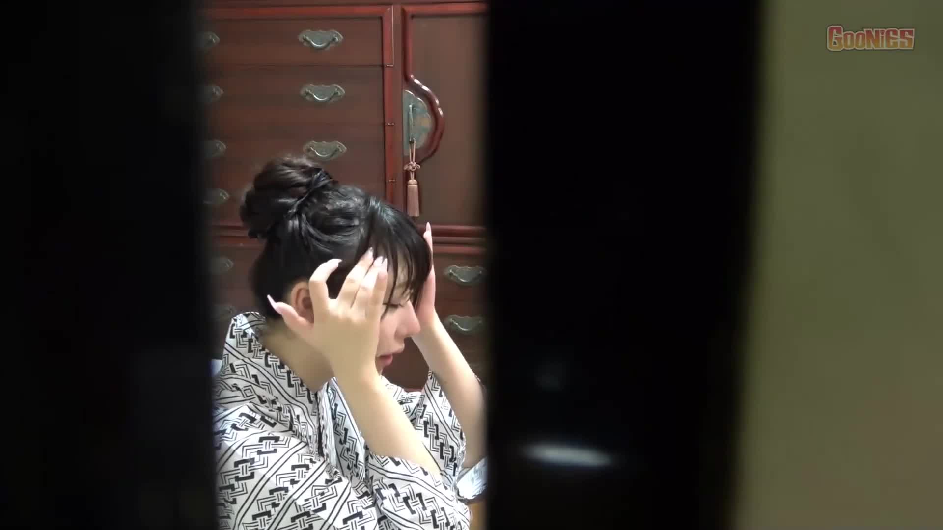 【ムチムチ系巨乳】【スレンダー美人】【色白巨乳】【童顔美少女】【貧乳お姉さん】出張先の温泉旅館でまさかの…会社の手違い！？よりによって大嫌いな上司と相部屋だなんて…最悪！！ - AV大平台-中文字幕,成人影片,AV,国产,线上看