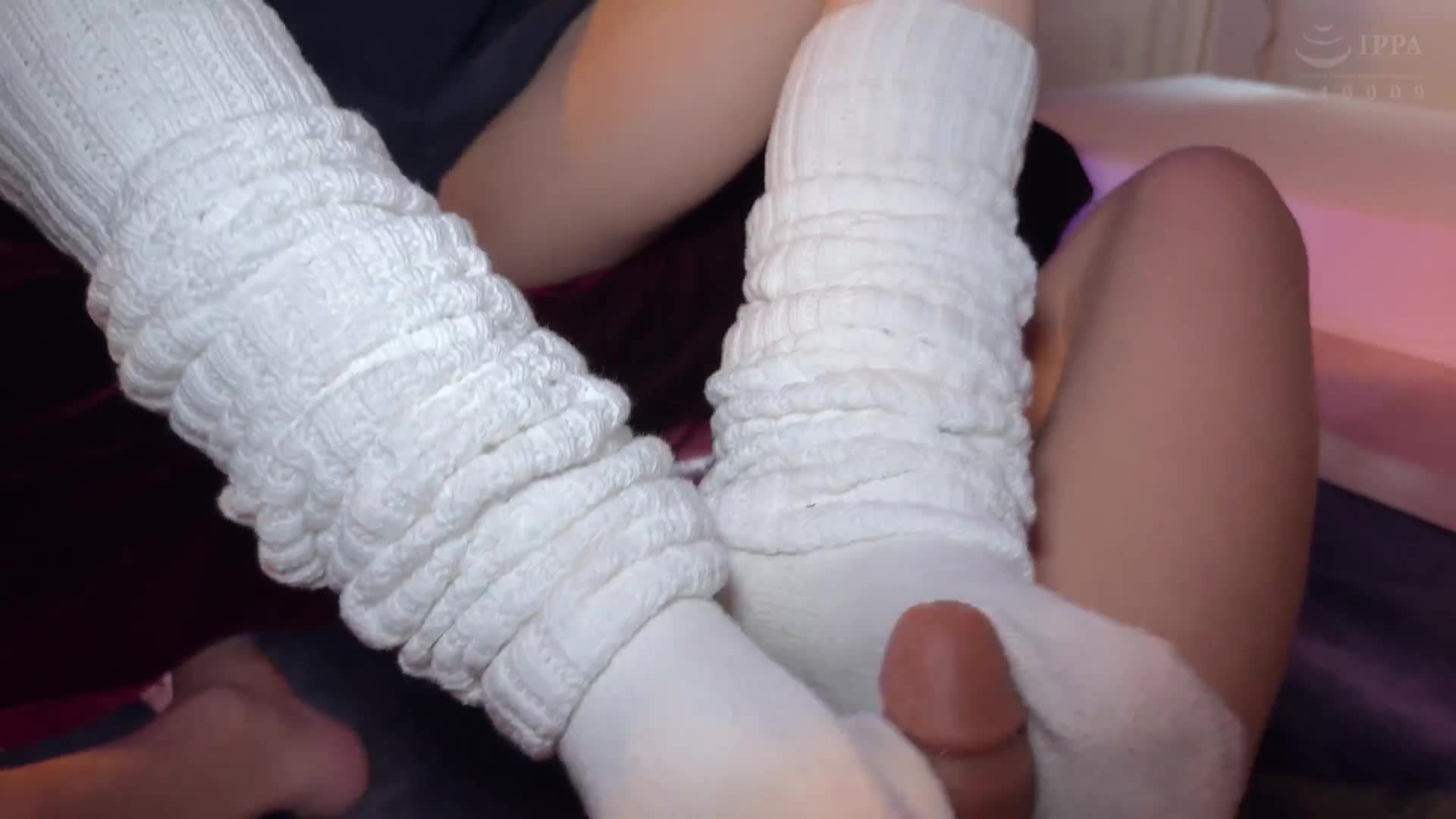 小悪魔女子のパンチラルーズソックス足コキに辛抱できなくなりパンツ越しにチ〇コを擦りつけ何度も射精してしまった僕 - AV大平台-中文字幕,成人影片,AV,国产,线上看