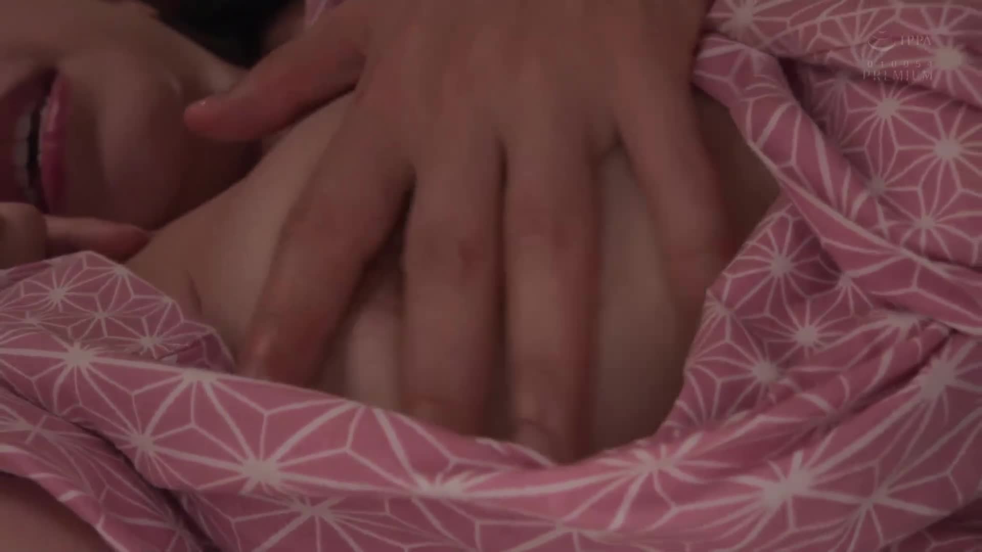 虽然我先前就喜欢她了...毕业旅行，我决定表白我的感情，但她选择的告白对象却是她热情的朋友的激烈性爱。宍户里帆 - AV大平台-中文字幕,成人影片,AV,国产,线上看