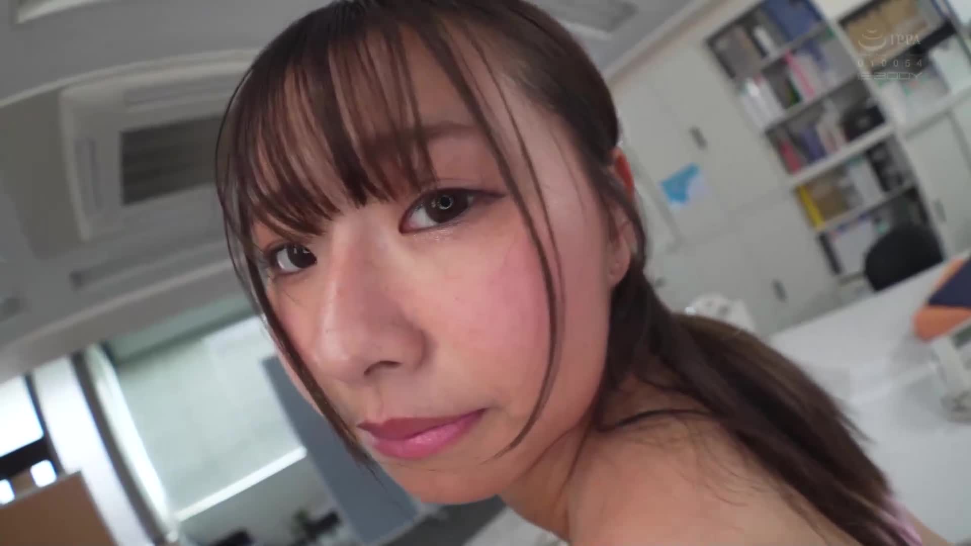 错过末班车后住在爆乳前辈家中…兴奋于Jcup身材的睡衣姿态，直到早晨为您提供充足的情境自慰支援服务 清宫仁爱 - AV大平台-中文字幕,成人影片,AV,国产,线上看