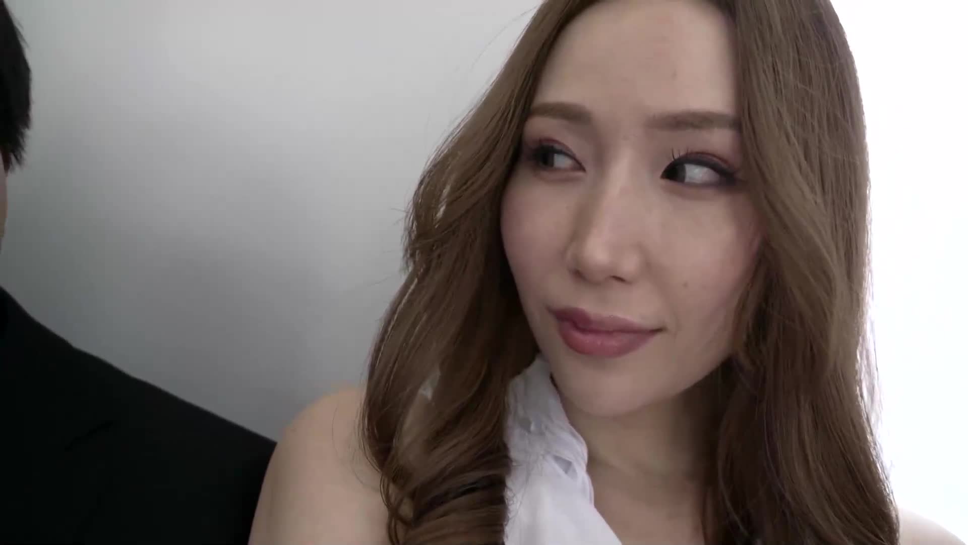 通勤高峰时，推着婴儿车搭电车的人妻被痴汉袭击，也无可奈何…。产后身体变得敏感，不断颤抖痉挛达到绝顶。佐山爱 - AV大平台-中文字幕,成人影片,AV,国产,线上看