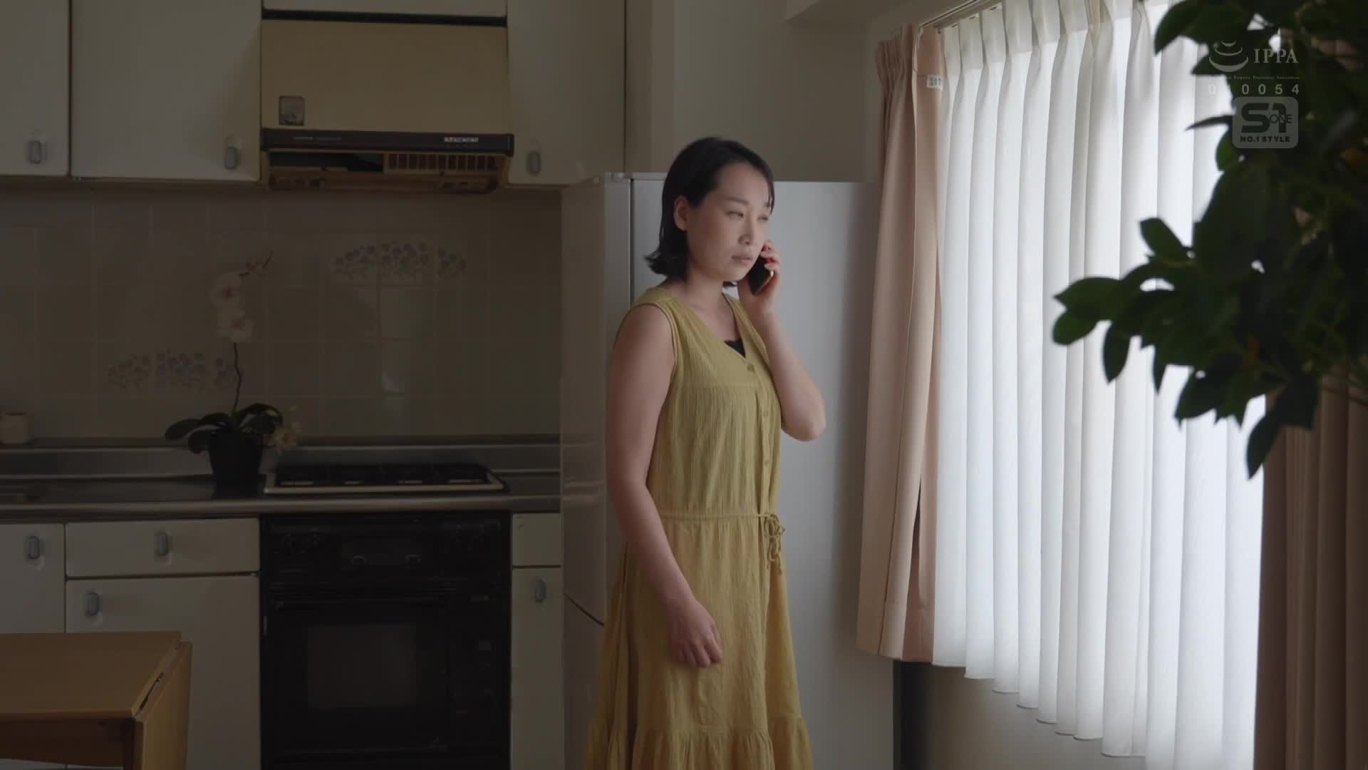 被送到亲戚叔叔家的十几岁的我，虽然觉得很不舒服，但还是被舔身体并强迫性行为。 白上咲花 - AV大平台-中文字幕,成人影片,AV,国产,线上看