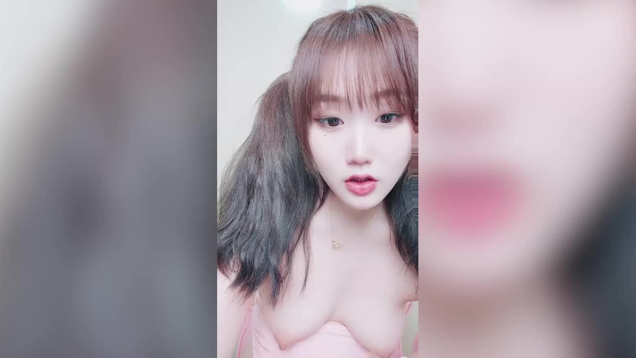 第一美穴18白虎嫩妹，一段时间没播回归，翘起顶级美臀扭动，凹凸玻璃棒插粉穴，厕所自慰大量喷水，白嫩美乳非常诱人 - AV大平台-中文字幕,成人影片,AV,国产,线上看