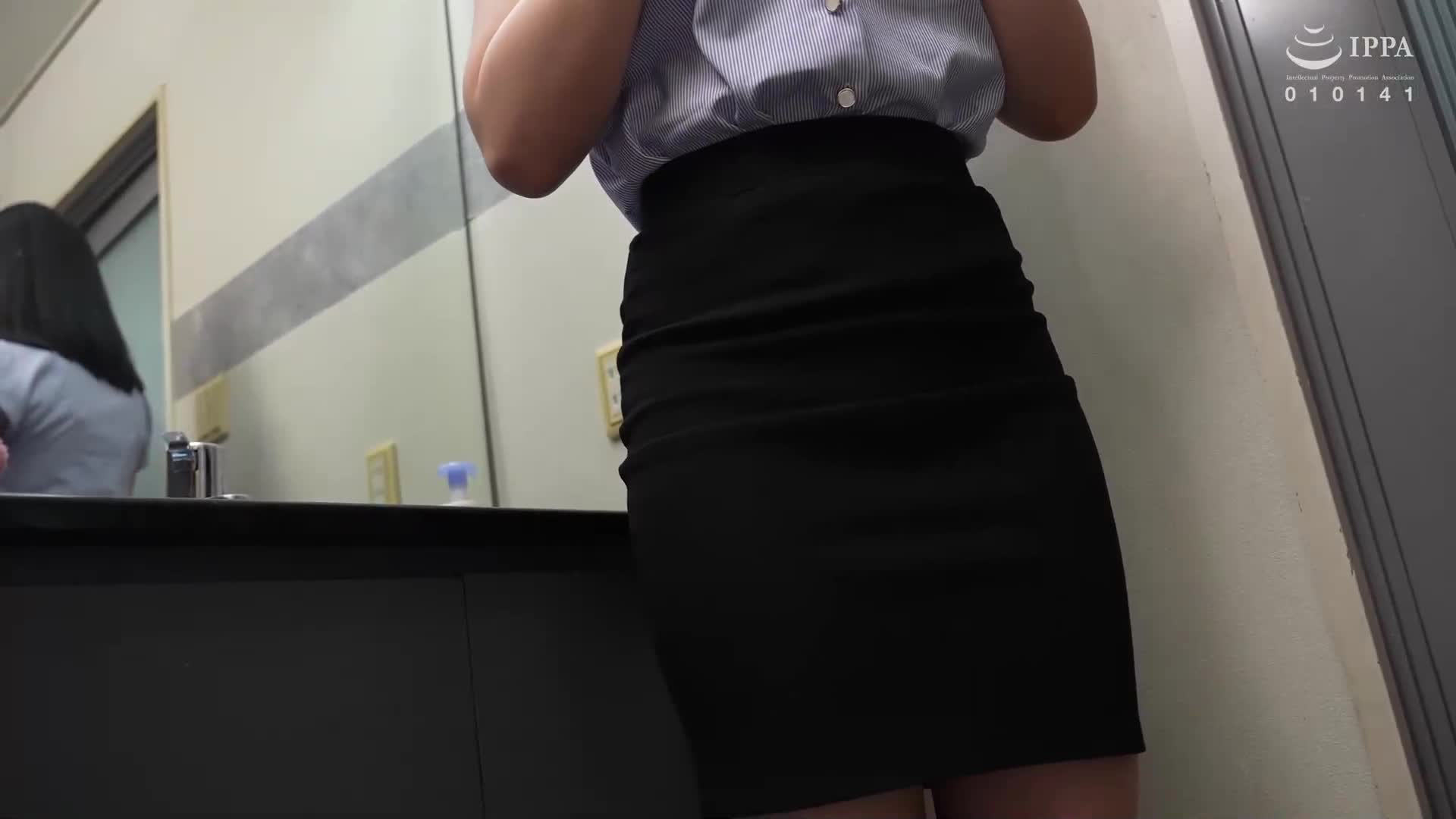 为了让啰嗦的父母安心，一位在公司里很漂亮的前辈女子请求一位后辈男子扮演恋人，并一起回家探亲，却意外地发生了内射性行为...被多次高潮后，真的喜欢上了。雪代一凤 - AV大平台-中文字幕,成人影片,AV,国产,线上看