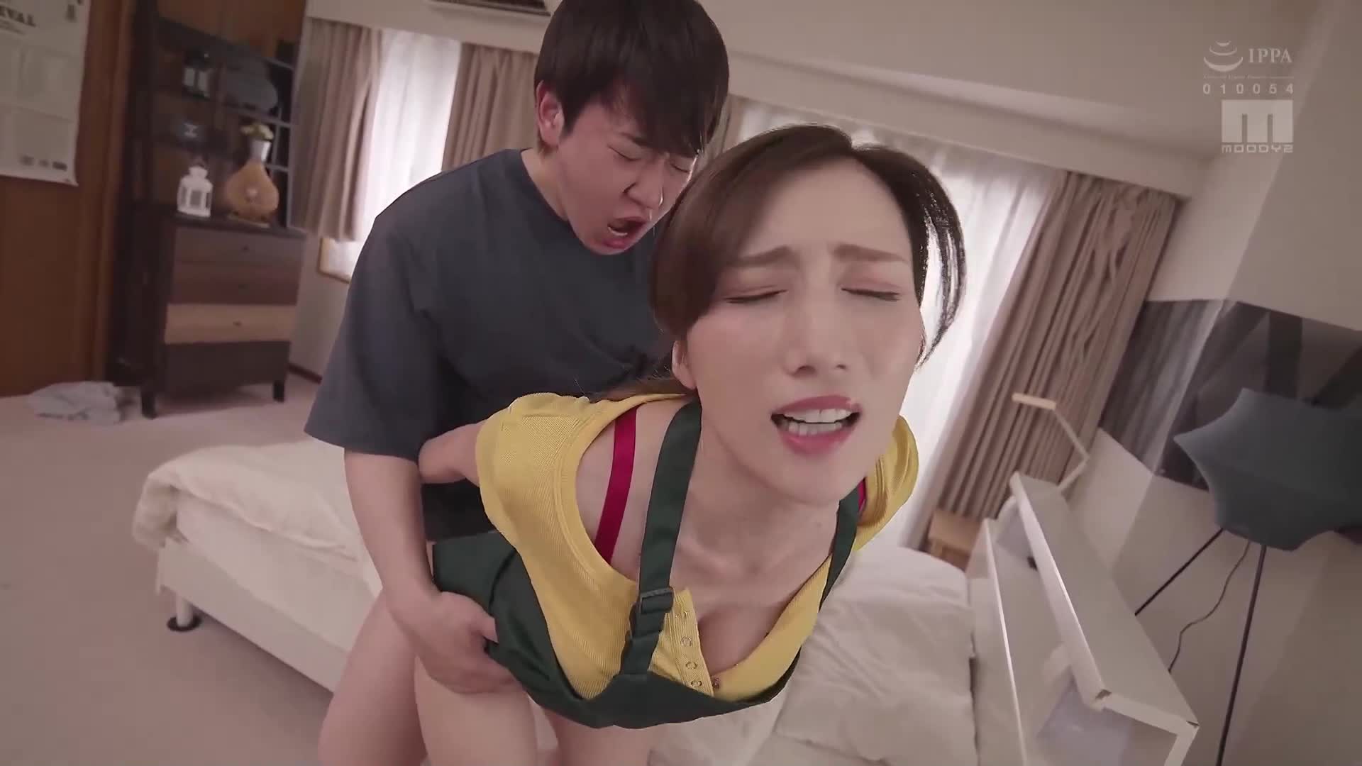 友梨恵小姐是一位可以帮忙做任何家事的家事代行，她还提供额外的服务，照顾私密部位的J罩杯美女。 JULIA - AV大平台-中文字幕,成人影片,AV,国产,线上看