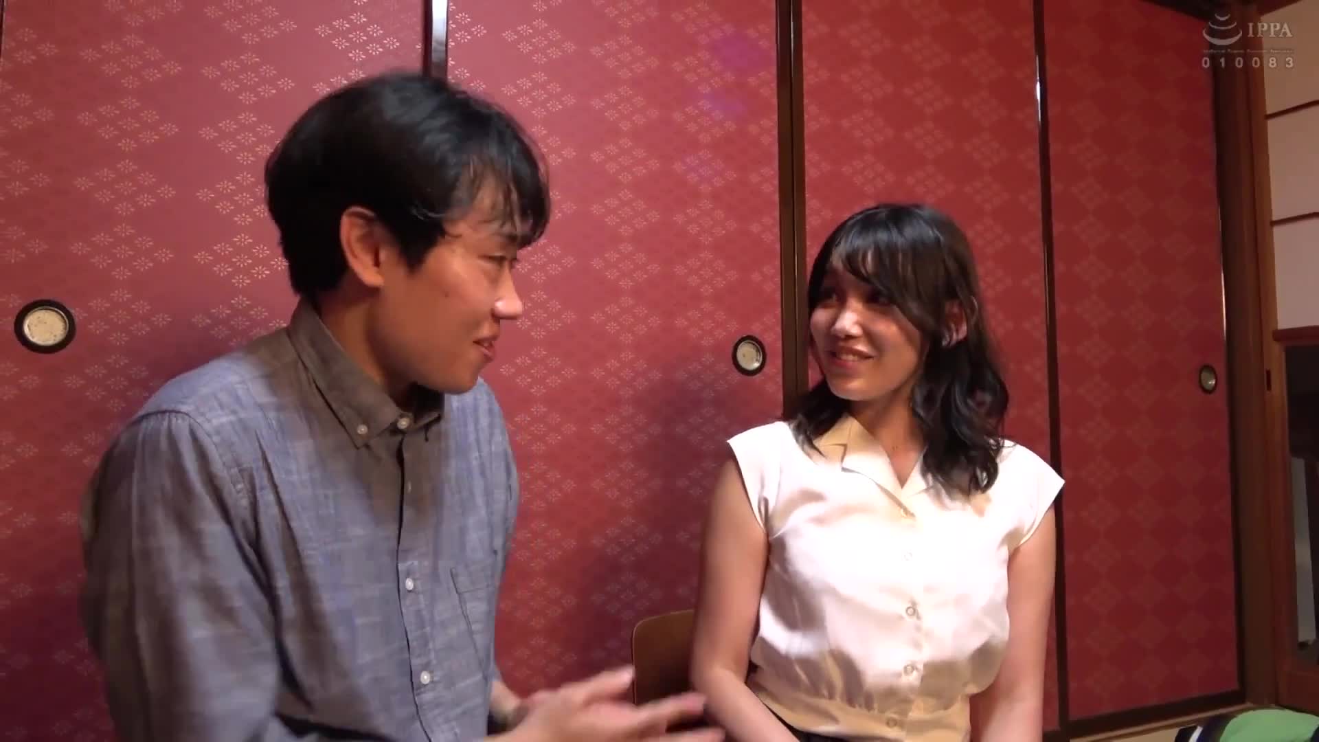 一般男女监控AV 夫妻热重新点燃的爱妻交换计划 初次见面的夫妻们只穿一条毛巾共浴互换！在丈夫面前被其他人拥抱并喘息的人妻们的淫荡本性尽显！彼此的丈夫都嫉妒到疯狂冲击的生插连续射精性爱！ - AV大平台-中文字幕,成人影片,AV,国产,线上看