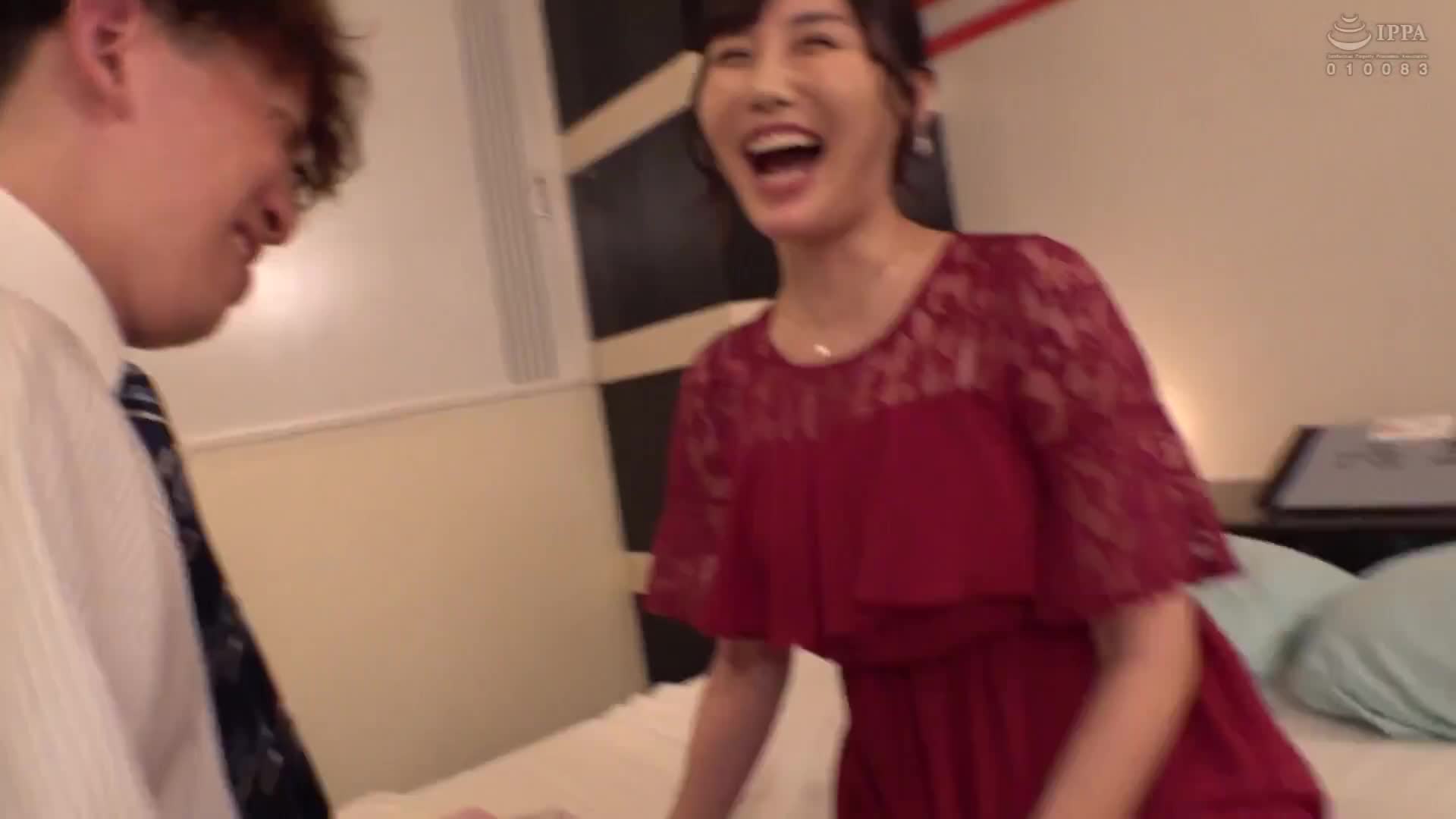 男女监控AV中的追加交涉，在二次场地返回时突击！成年男女朋友挑战十万日币一次的激烈任务！微醺的年轻妻子们与已婚男性在旅馆进行哈雷姆逆3P连续射精性爱直到早晨！忘记各自家庭的秘密混战不仅止于一次射精动作！！ - AV大平台-中文字幕,成人影片,AV,国产,线上看